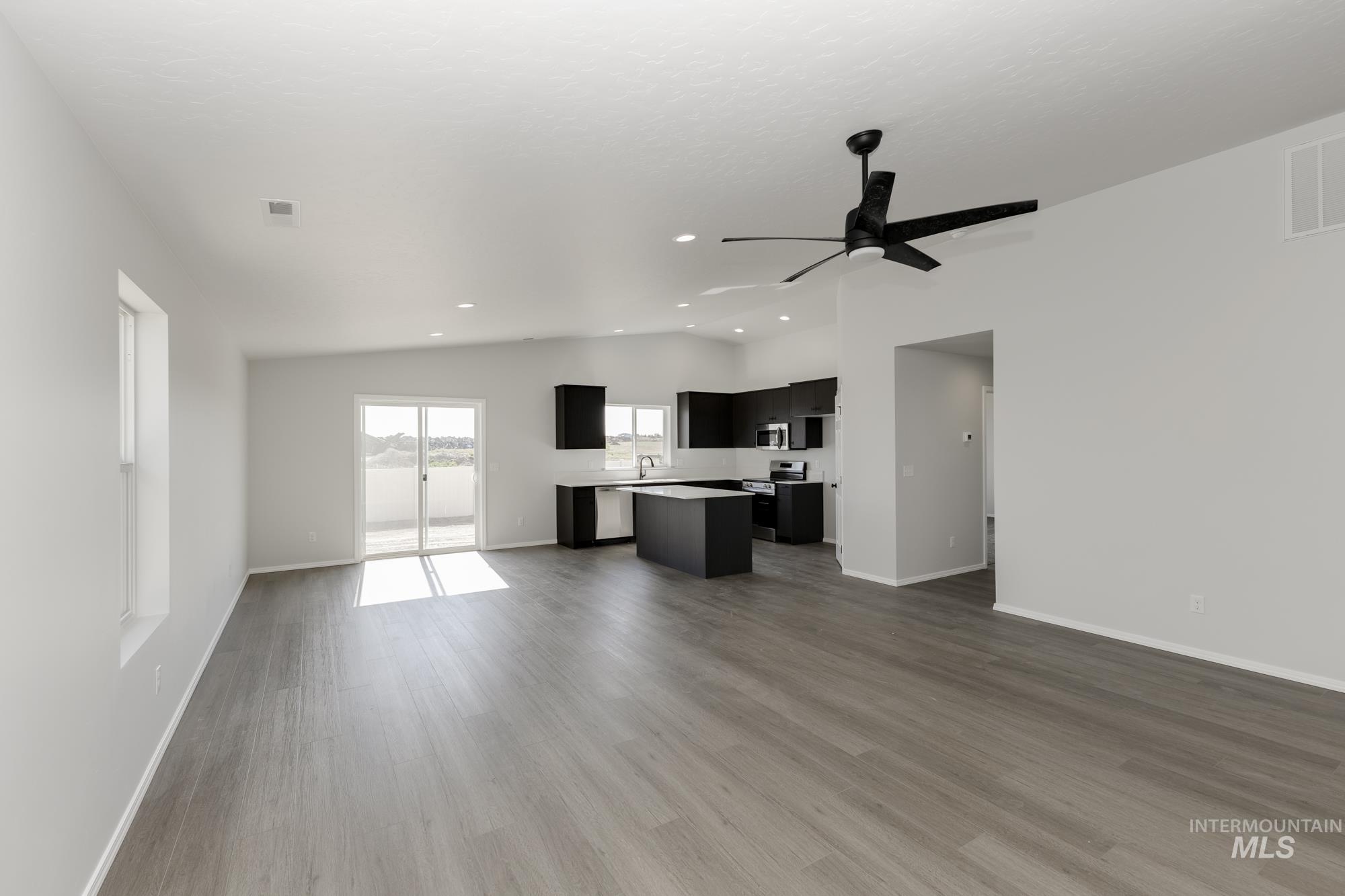 2904 N Arroyo Vista Way Property Photo 5