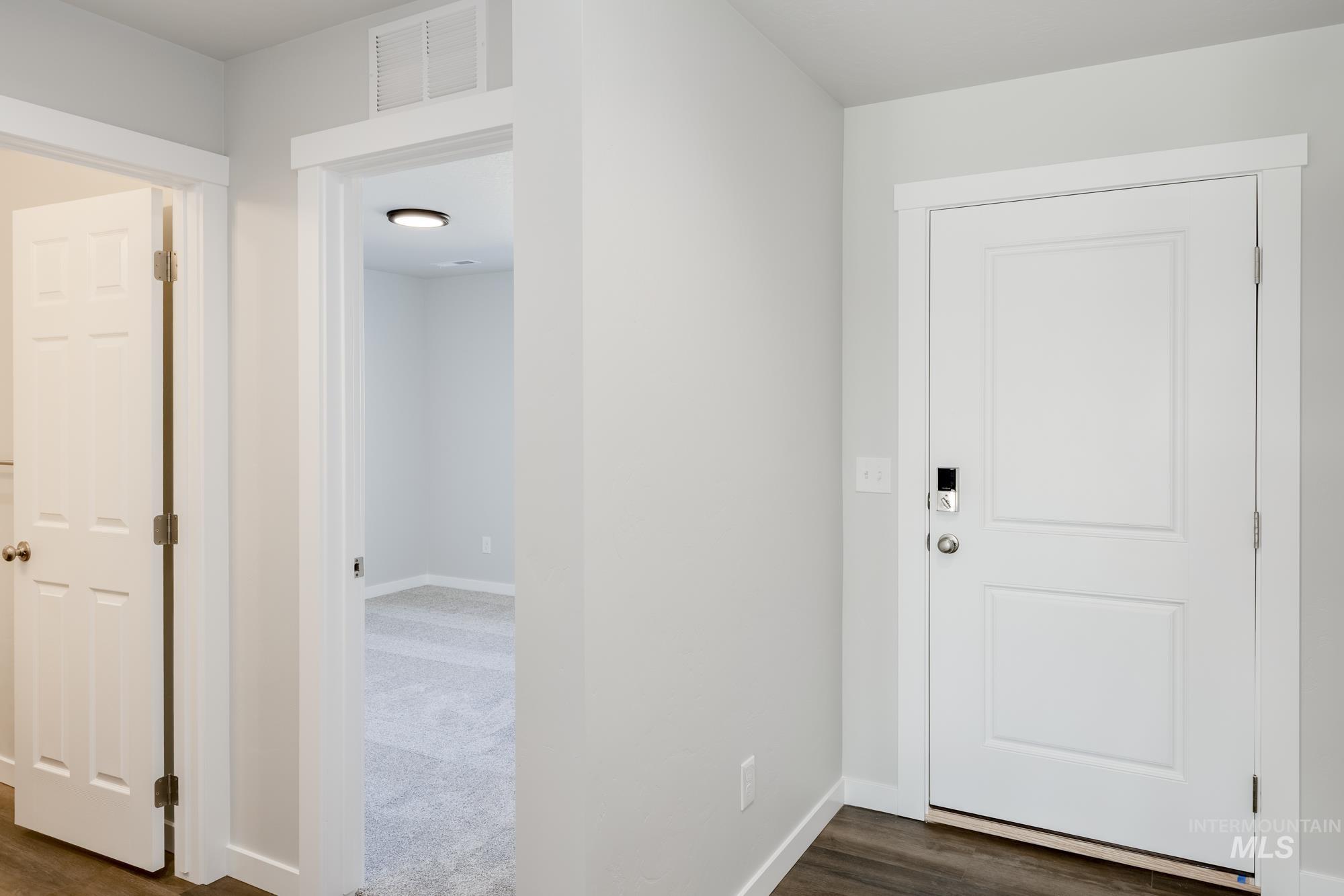 1436 N Coltsfoot Ave Property Photo 2