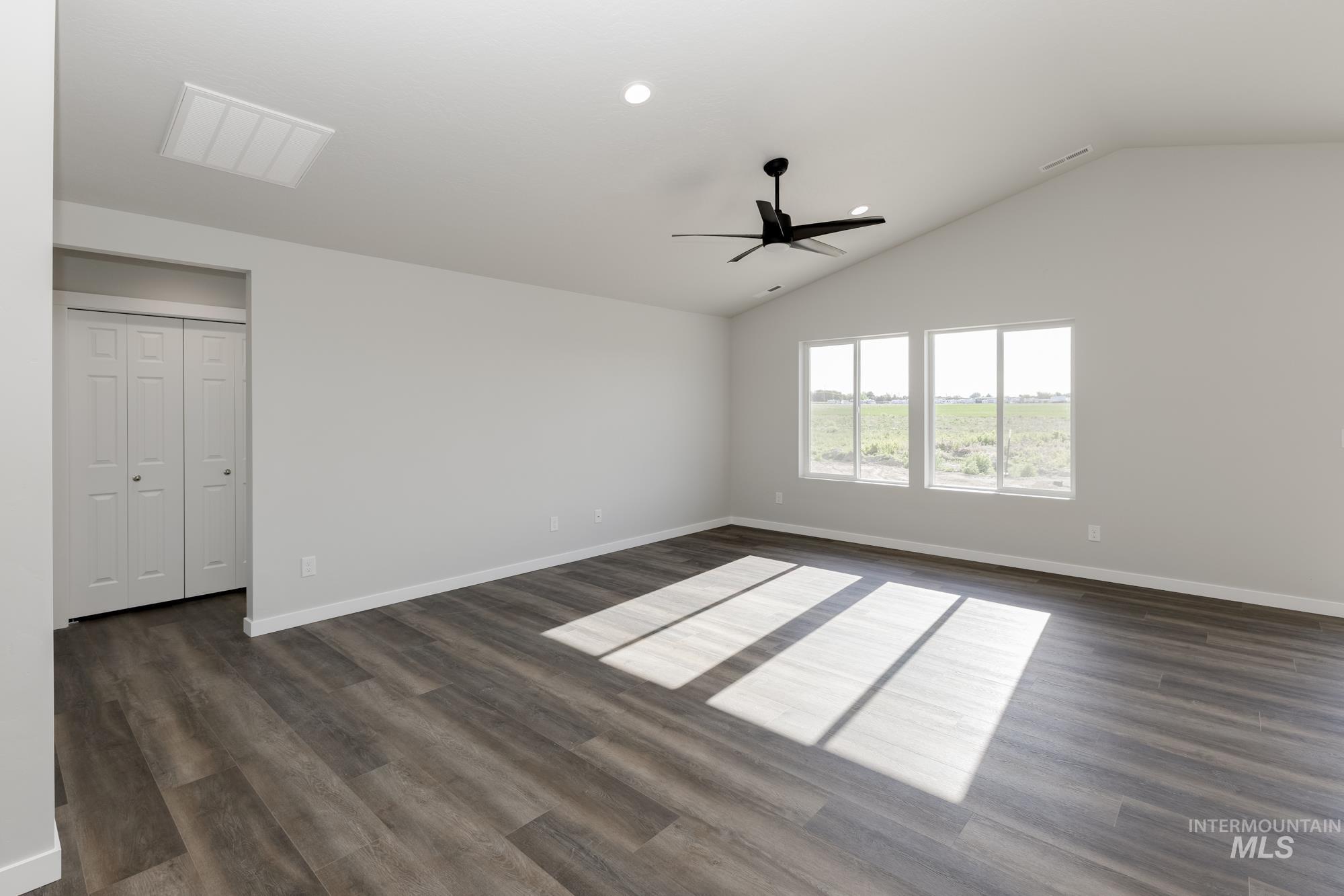 1436 N Coltsfoot Ave Property Photo 10