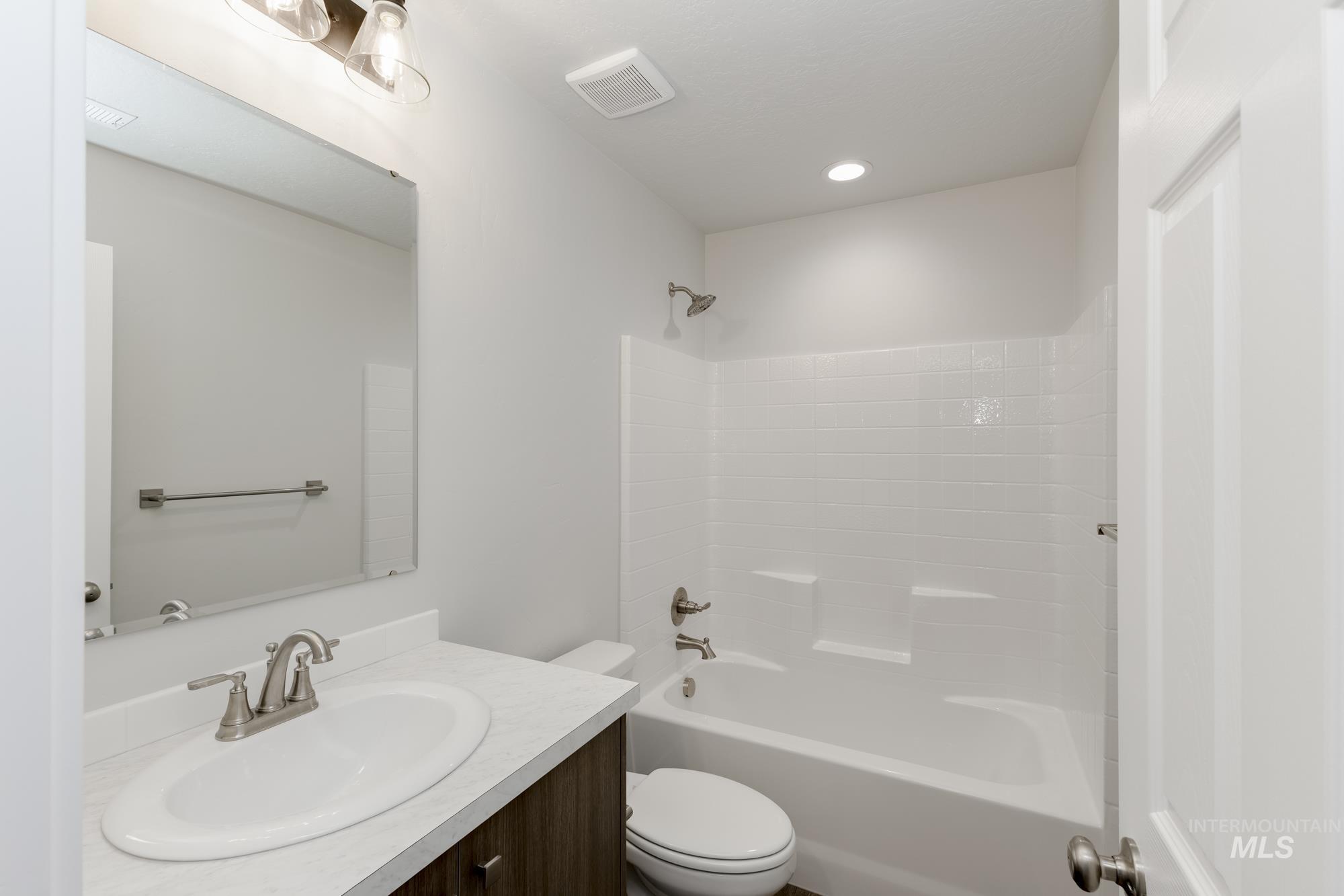 1436 N Coltsfoot Ave Property Photo 13