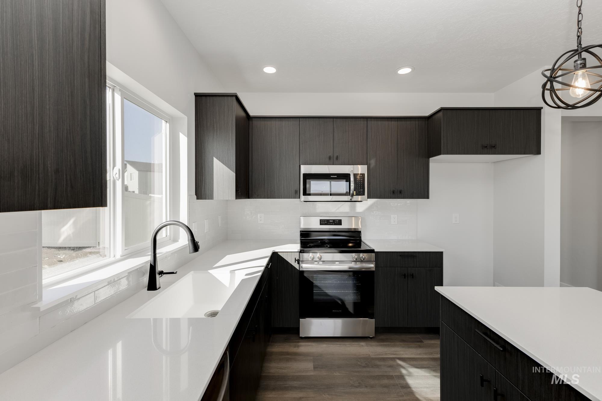 3018 N Star Garnet Way Property Photo 4