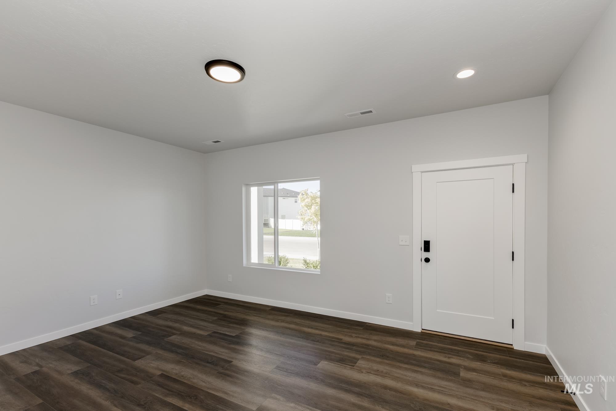 3018 N Star Garnet Way Property Photo 6