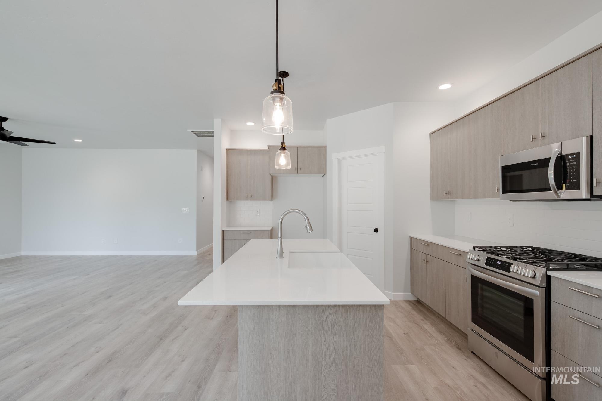 10111 W La Jolla Ct Property Photo 6