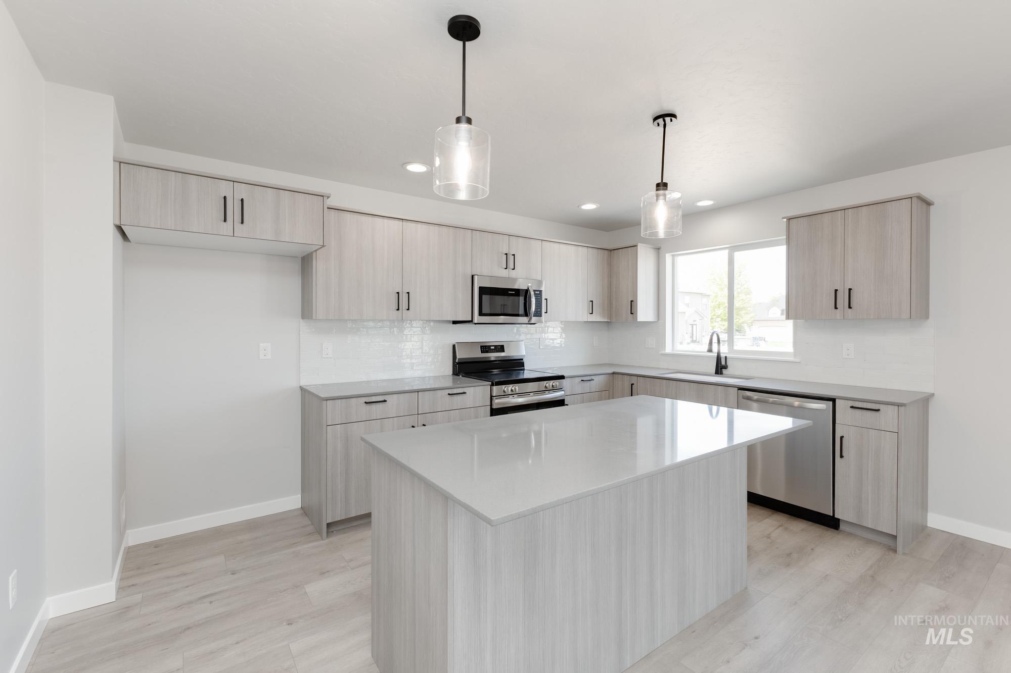 8525 S Tyrion Way Property Photo 3