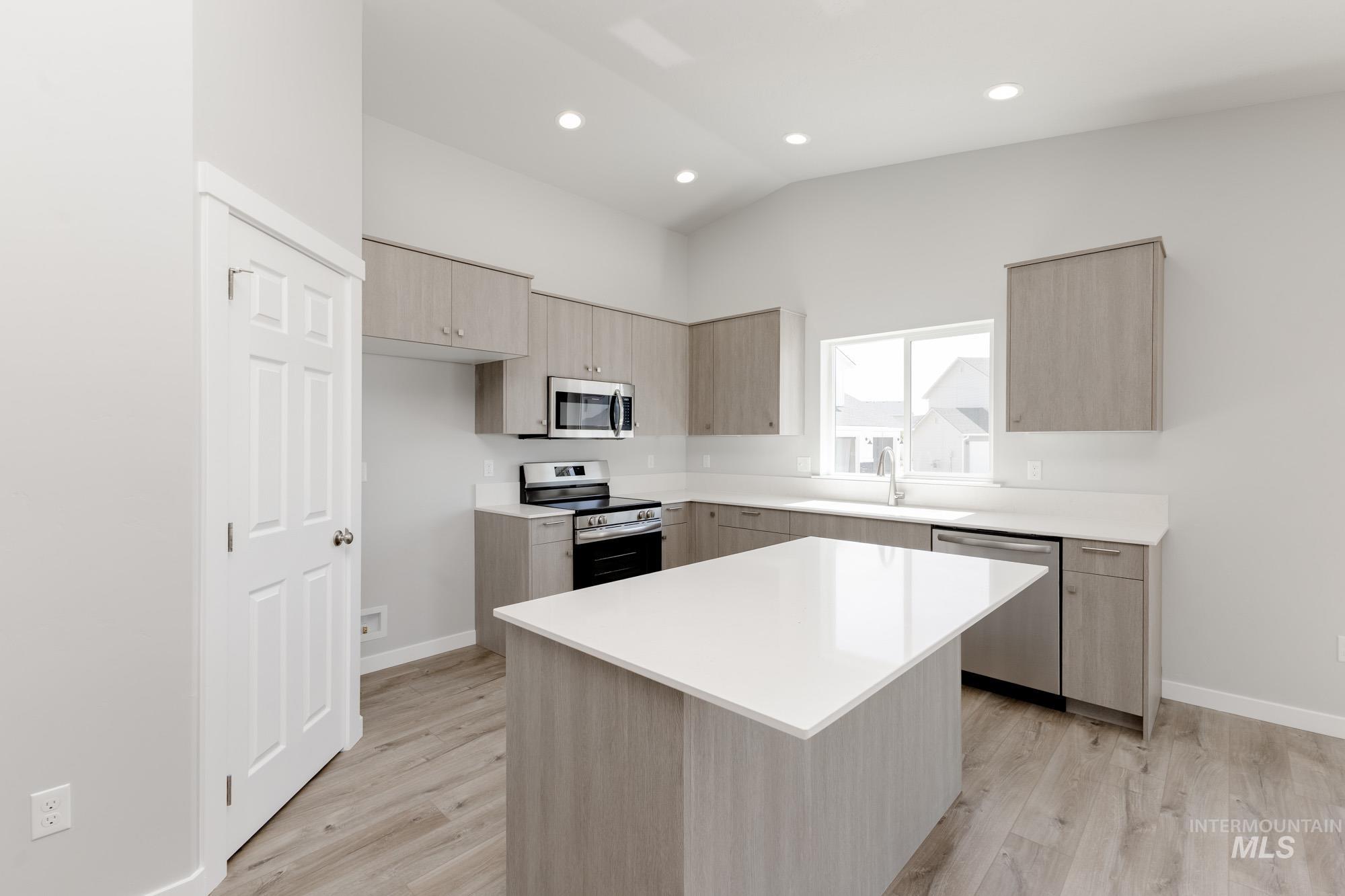 8530 S Tyrion Way Property Photo 3