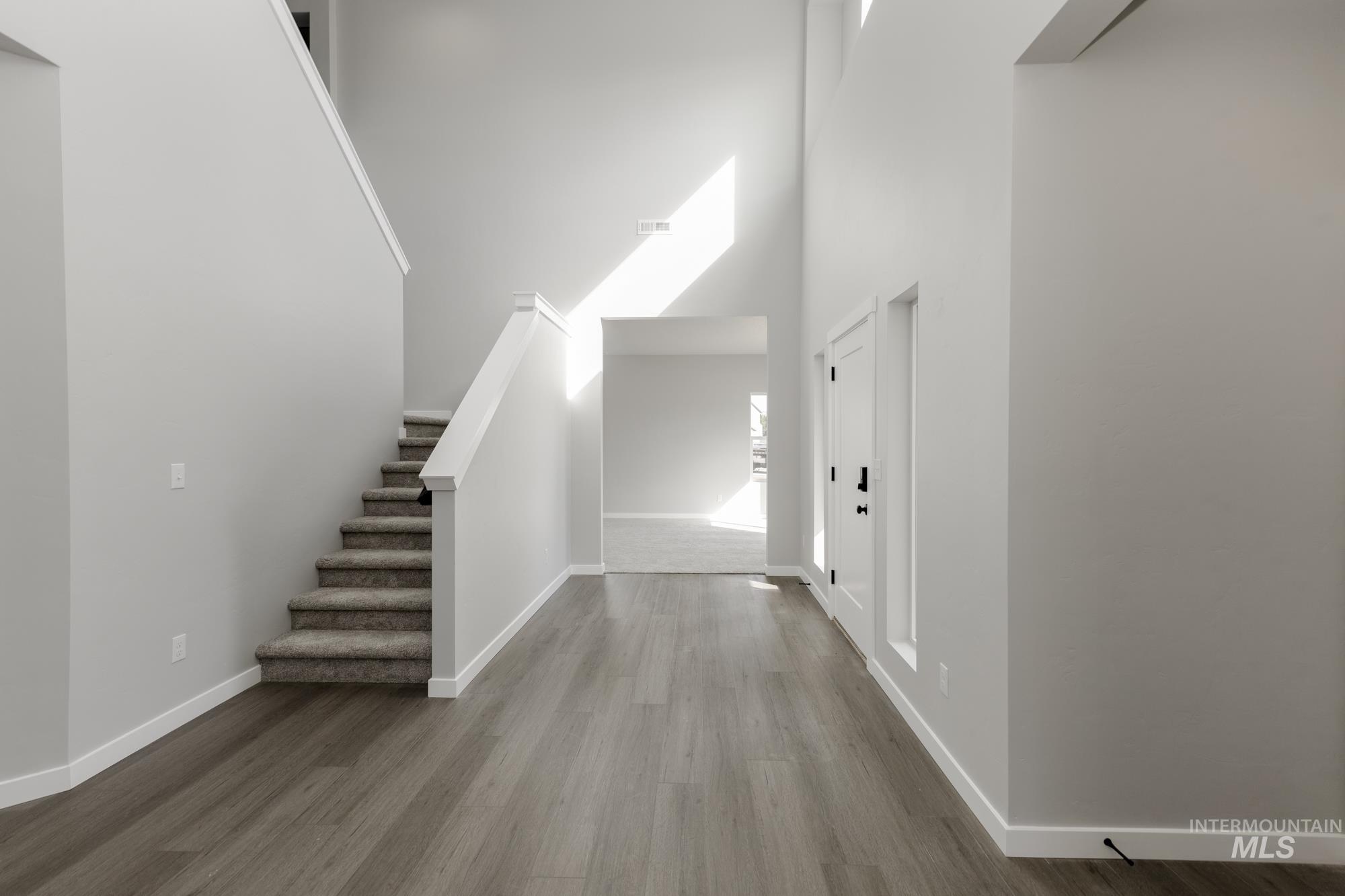 13726 Oliver Street Property Photo 4