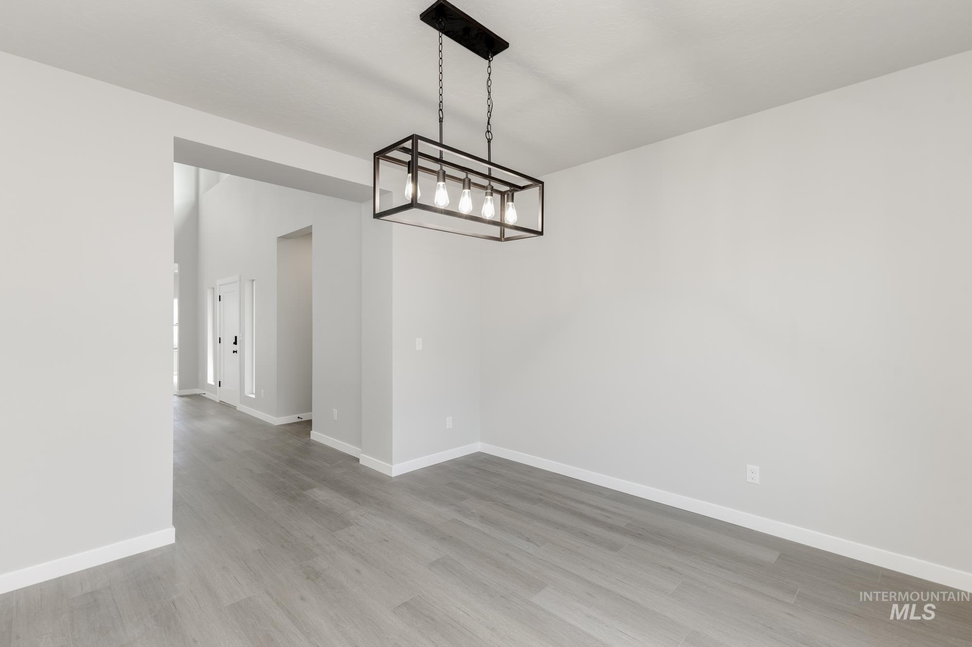 13726 Oliver Street Property Photo 12