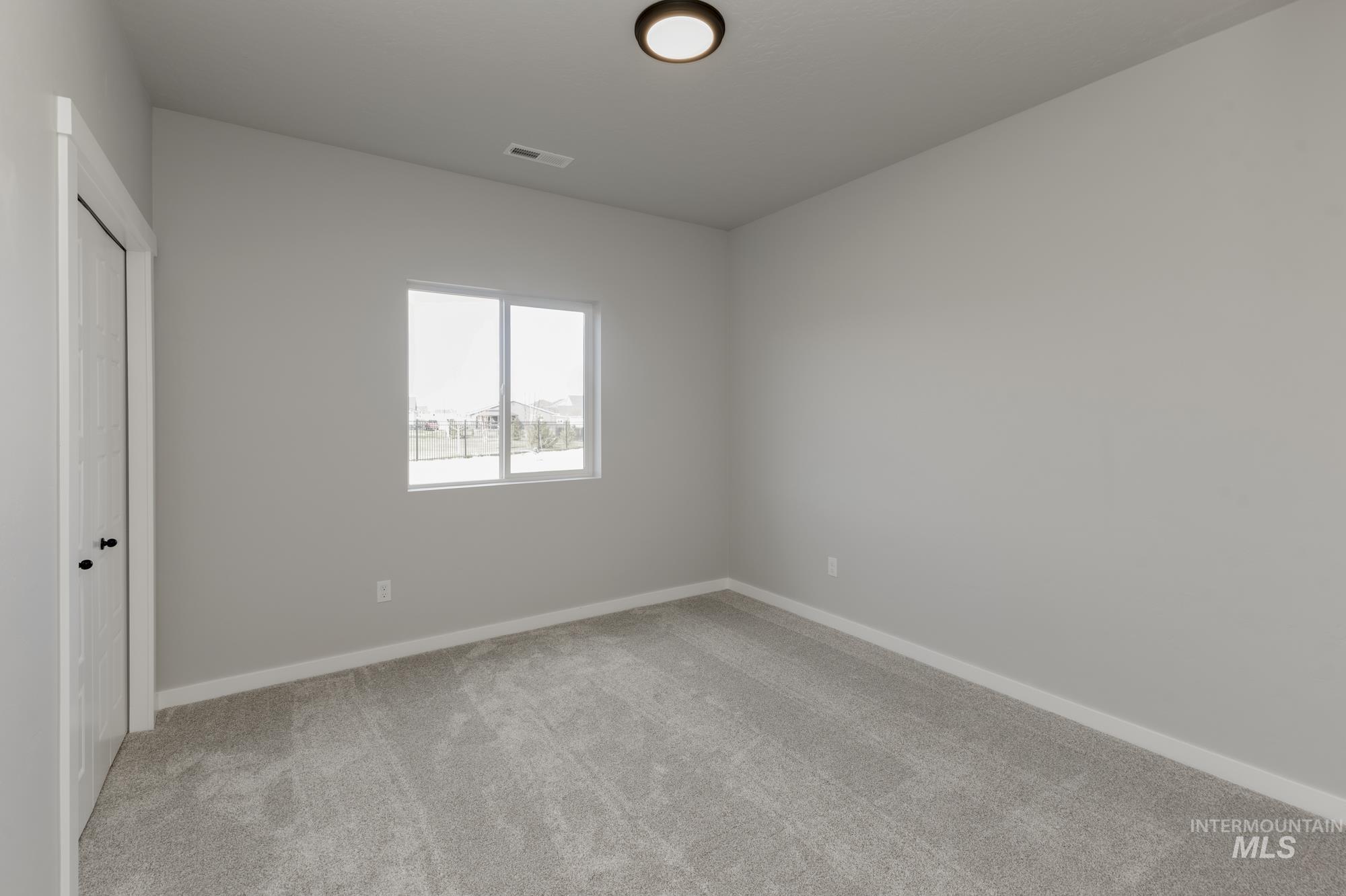 13726 Oliver Street Property Photo 16