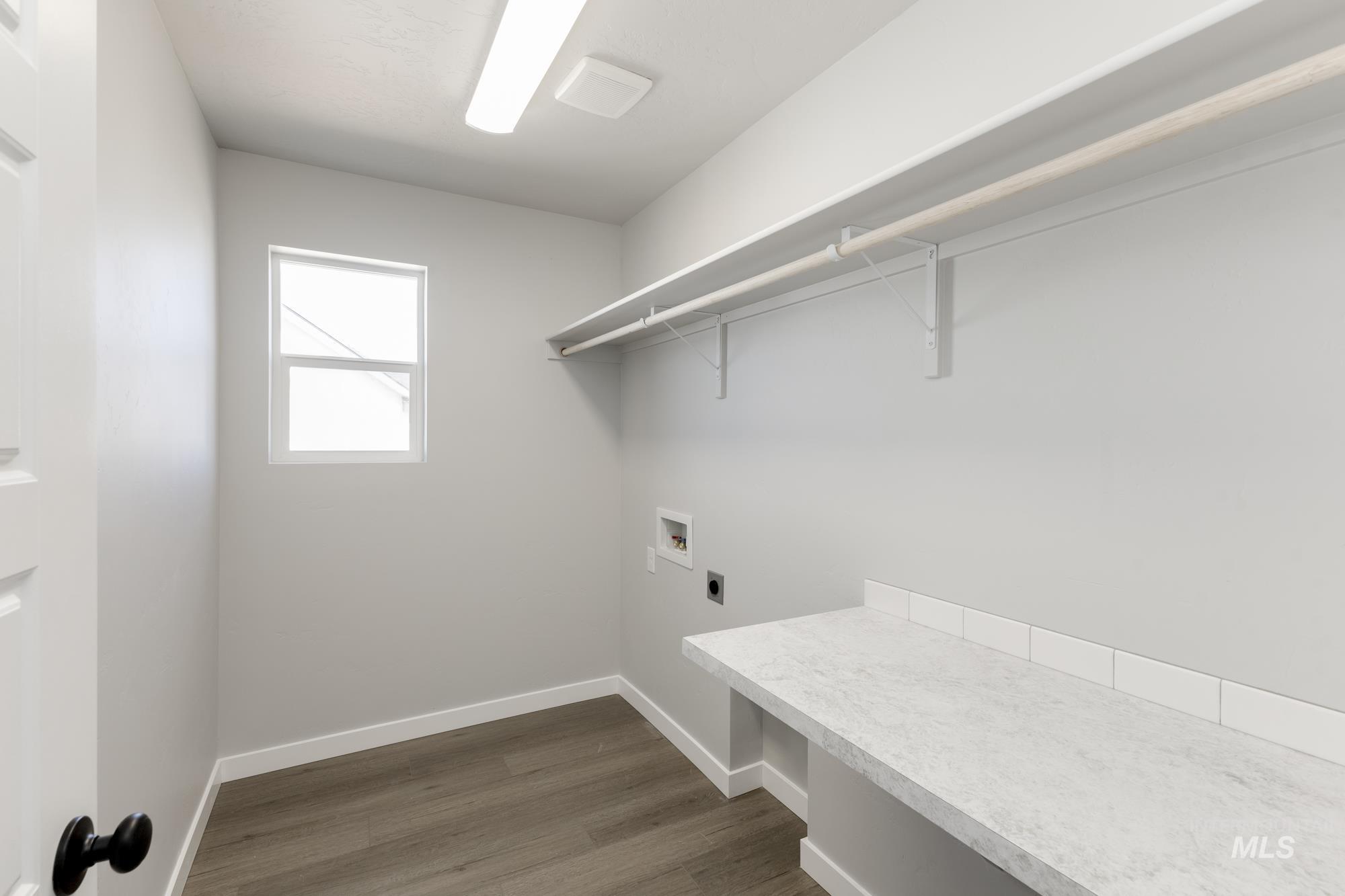 13726 Oliver Street Property Photo 24