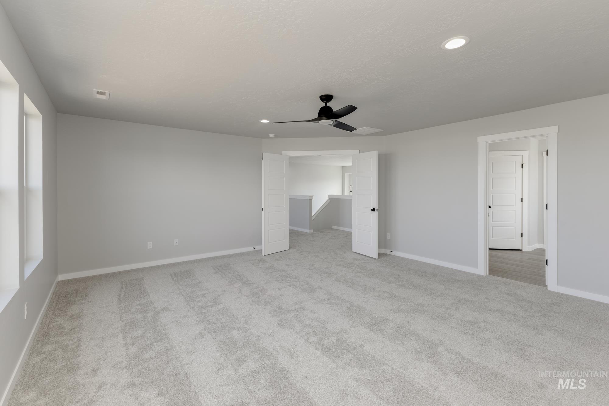 13726 Oliver Street Property Photo 27