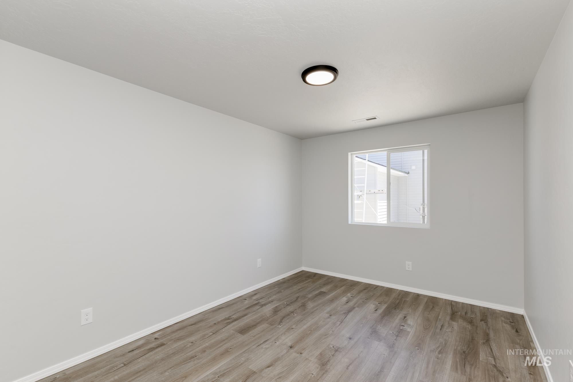 13389 Regrade St Property Photo 11