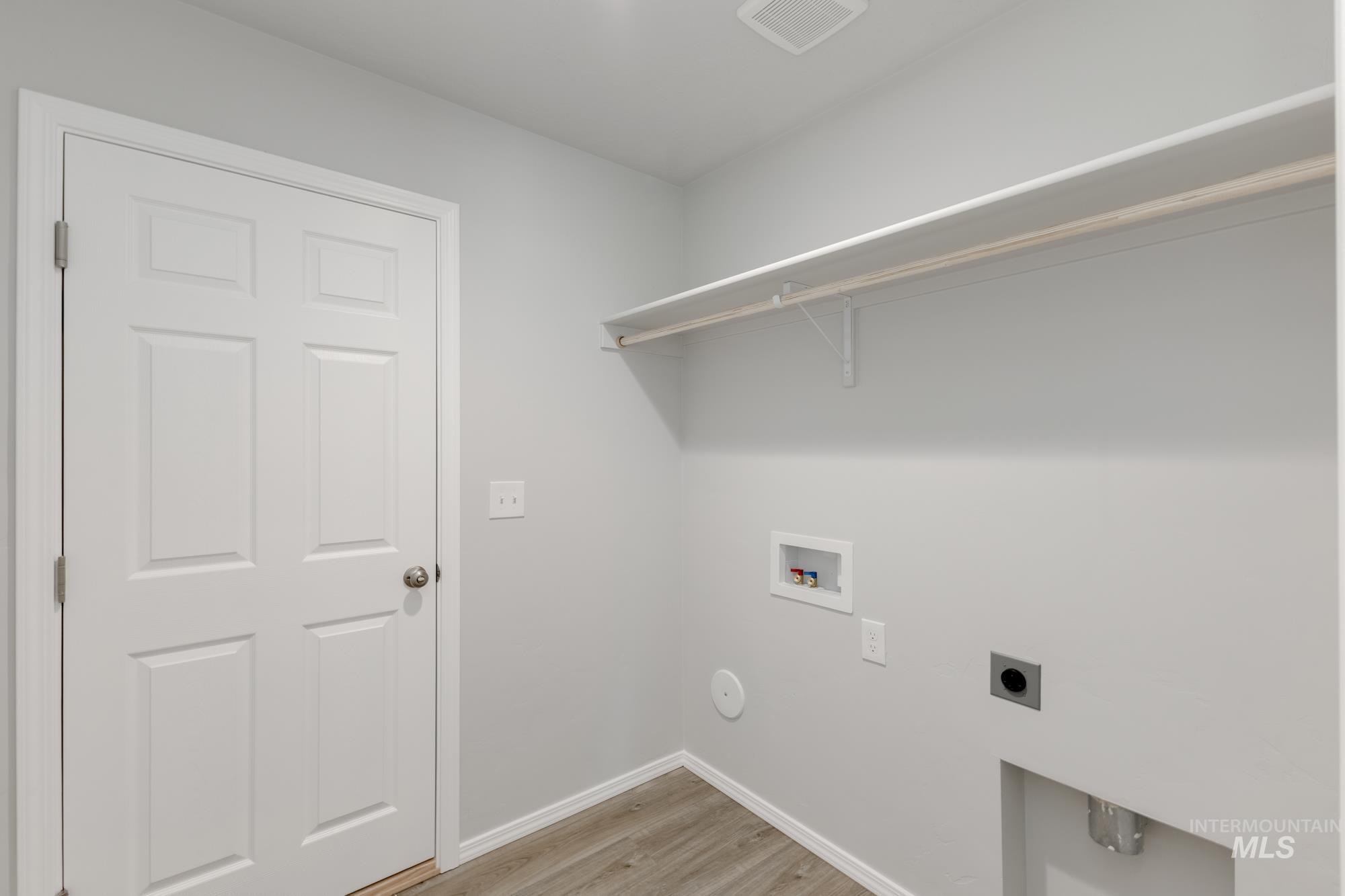 13389 Regrade St Property Photo 15