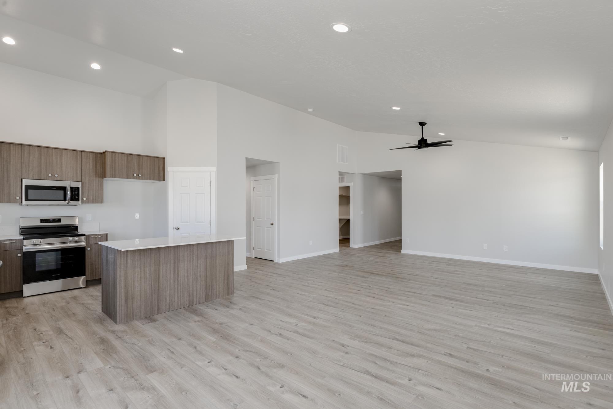 12582 Kinsella St Property Photo 6