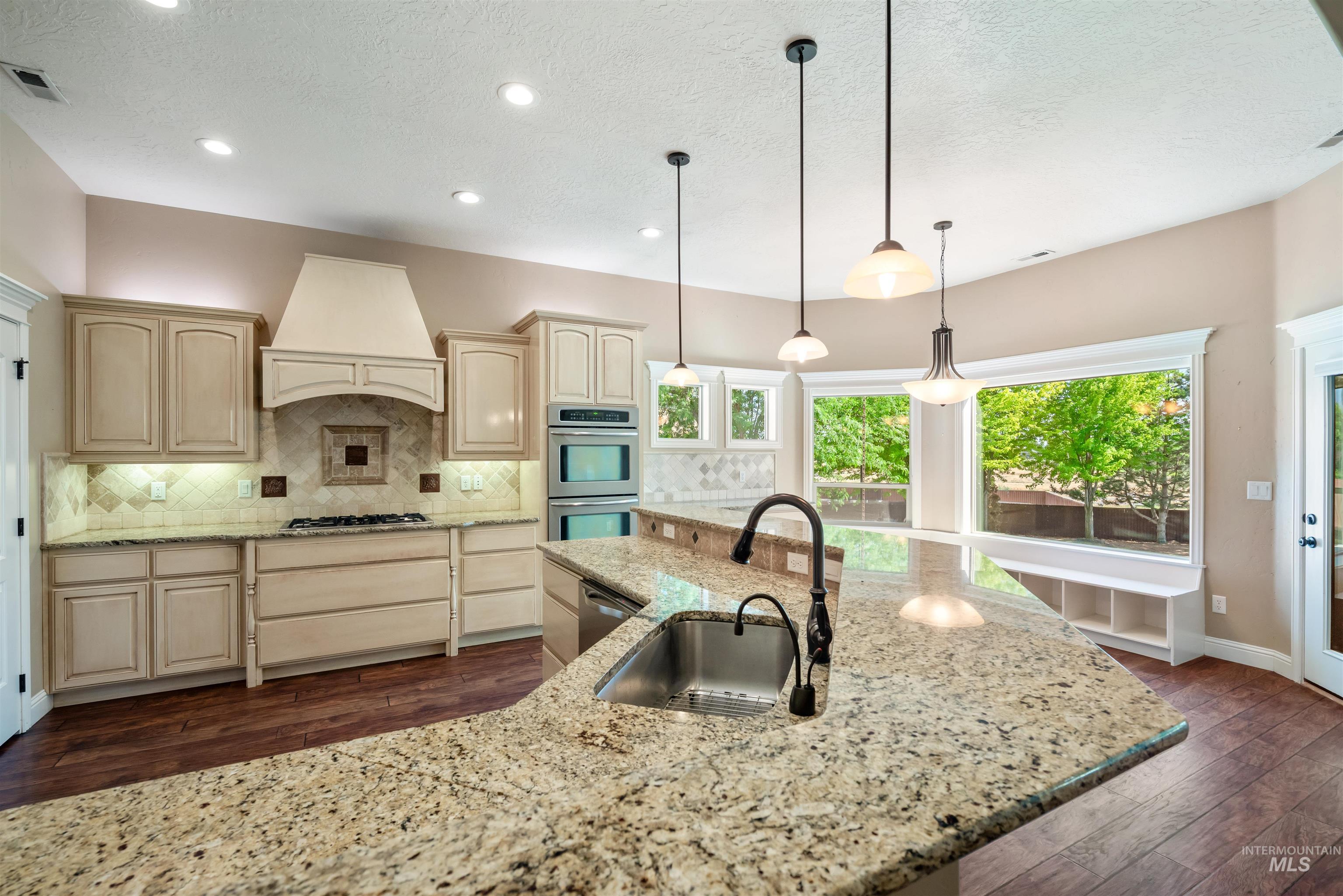 4965 S Nickel Creek Ave Property Photo 12