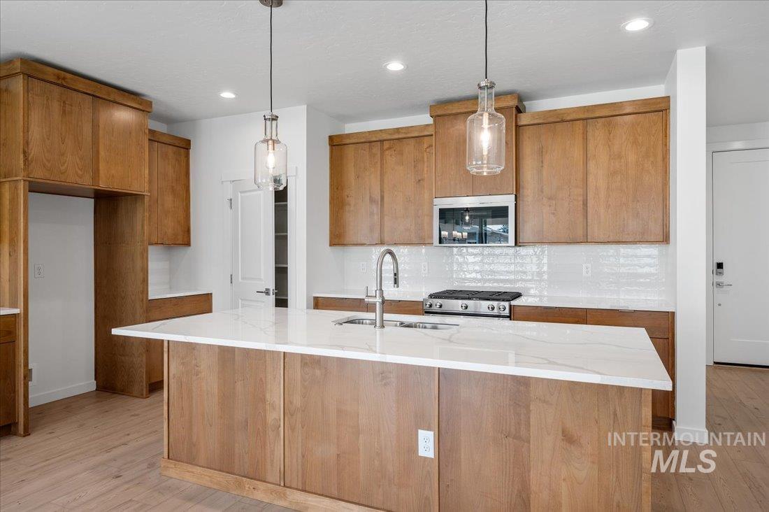8367 S Cobalt Sky Ave Property Photo 11