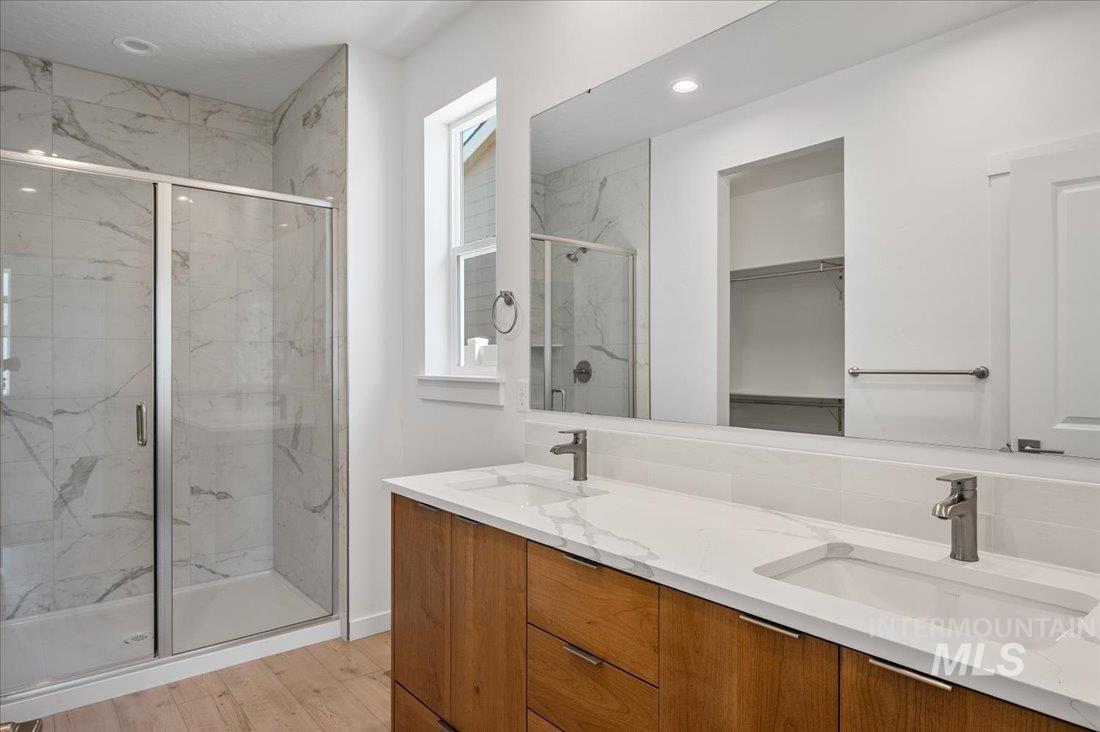 8367 S Cobalt Sky Ave Property Photo 17