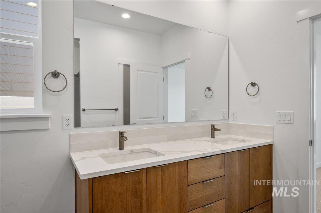 8367 S Cobalt Sky Ave Property Photo 21