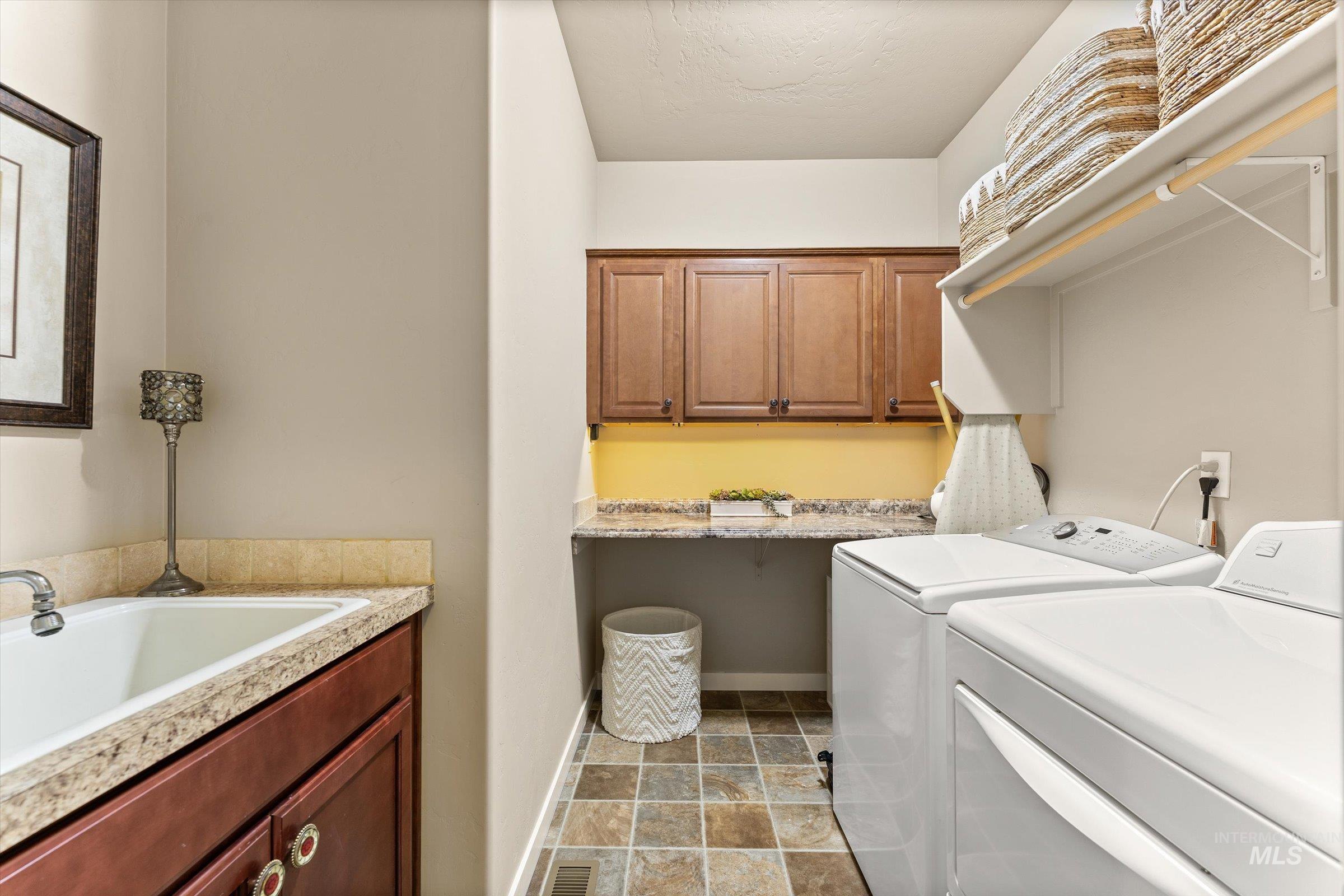 5052 W Eagle Landing Ct Property Photo 16