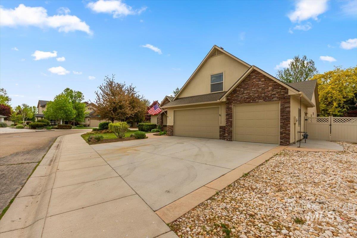 2491 W Maracay Dr Property Photo 4