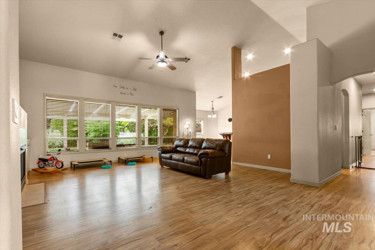 2491 W Maracay Dr Property Photo 5
