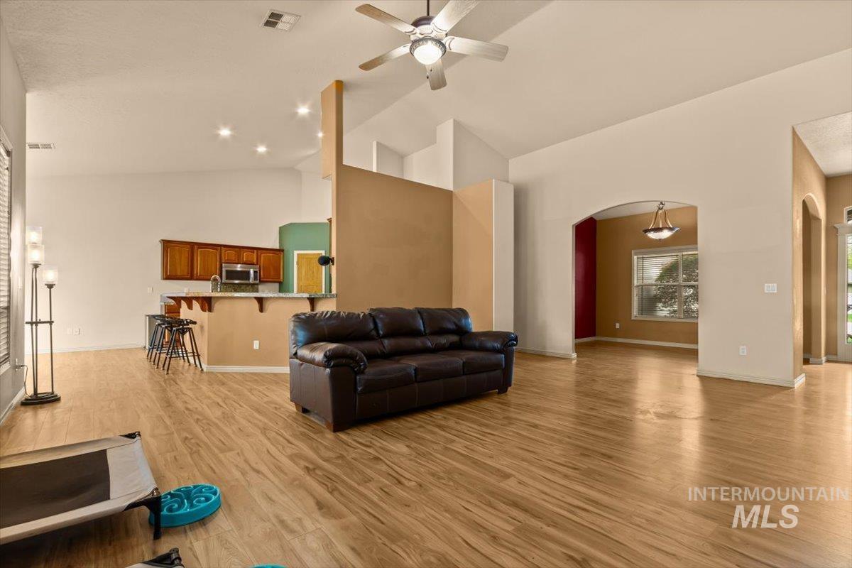 2491 W Maracay Dr Property Photo 6