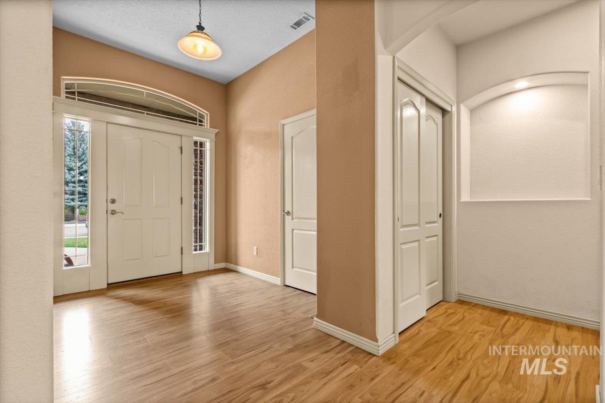 2491 W Maracay Dr Property Photo 8