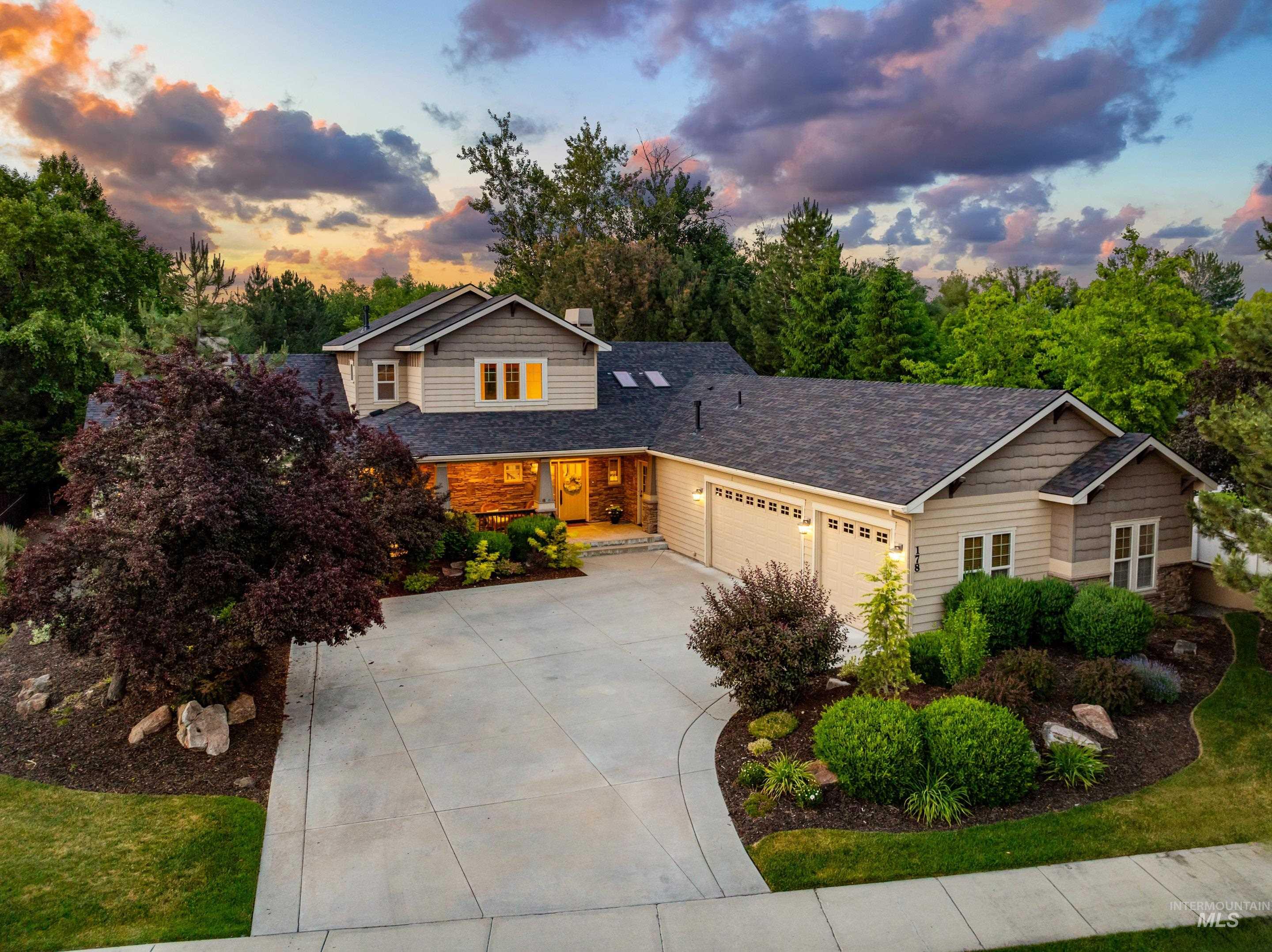 178 Cottonwood Ct Property Photo 3