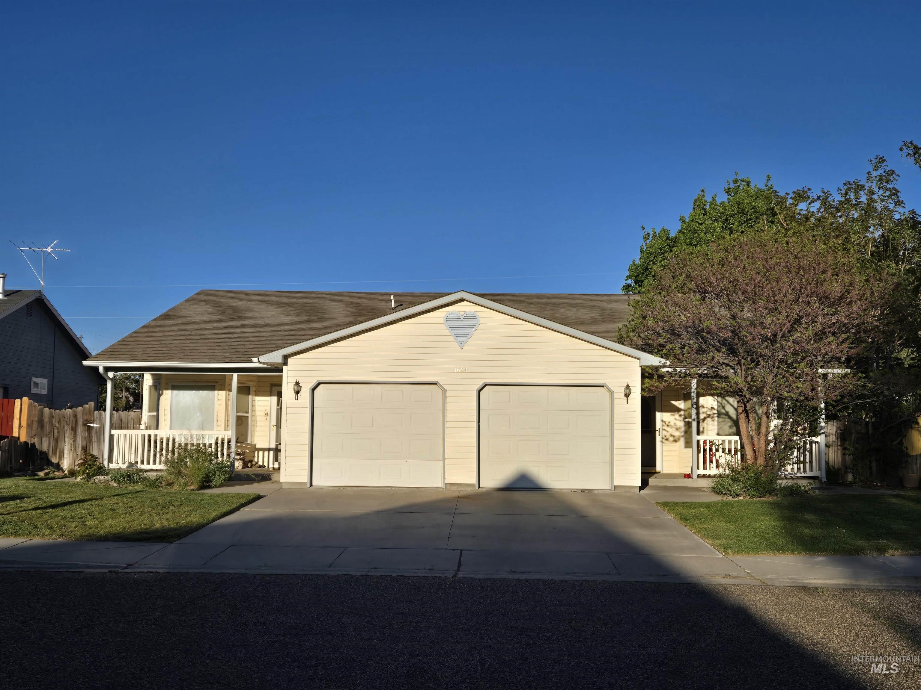1680 Pennington Dr. Property Photo 1