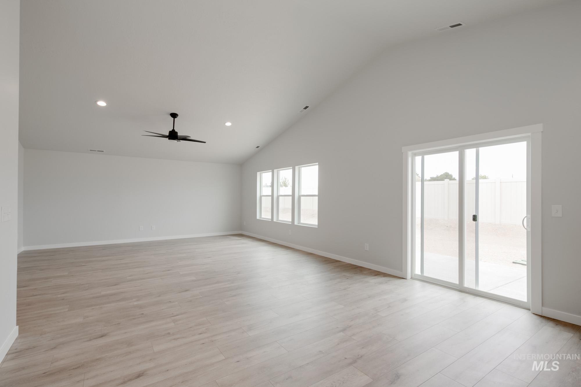 5424 S Memory Pl Property Photo 6