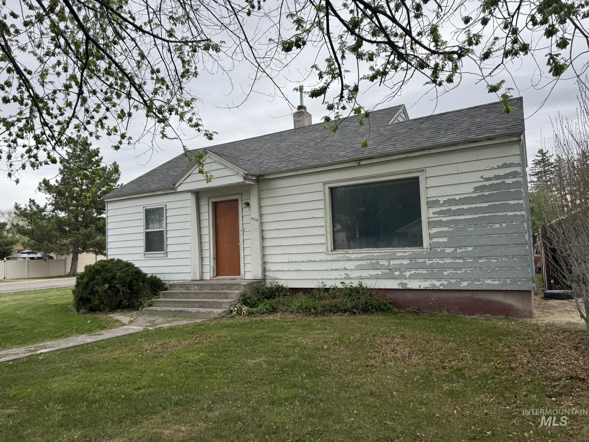 1006 Montana Street Property Photo