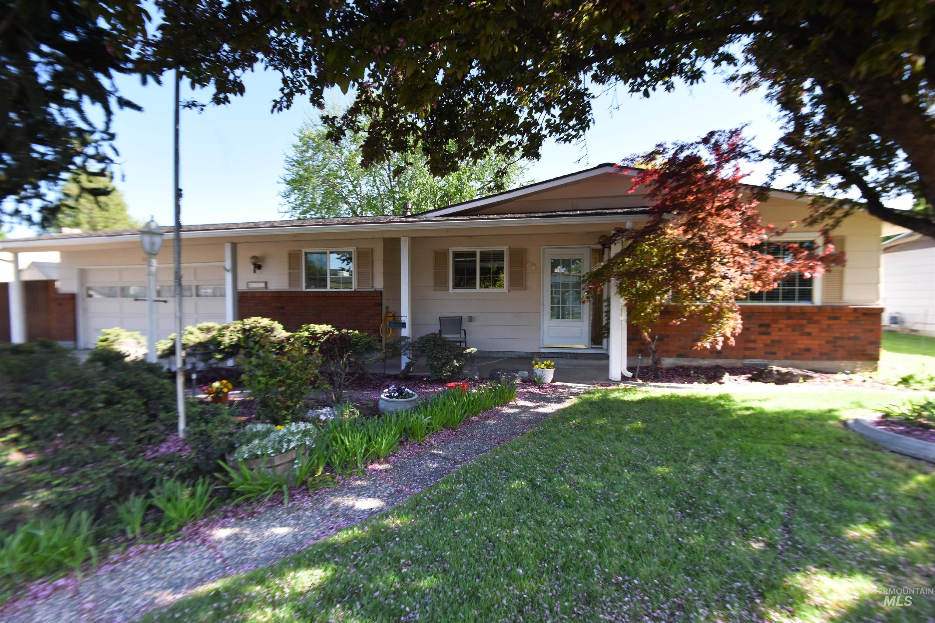 8395 W Golse Dr Property Photo 2