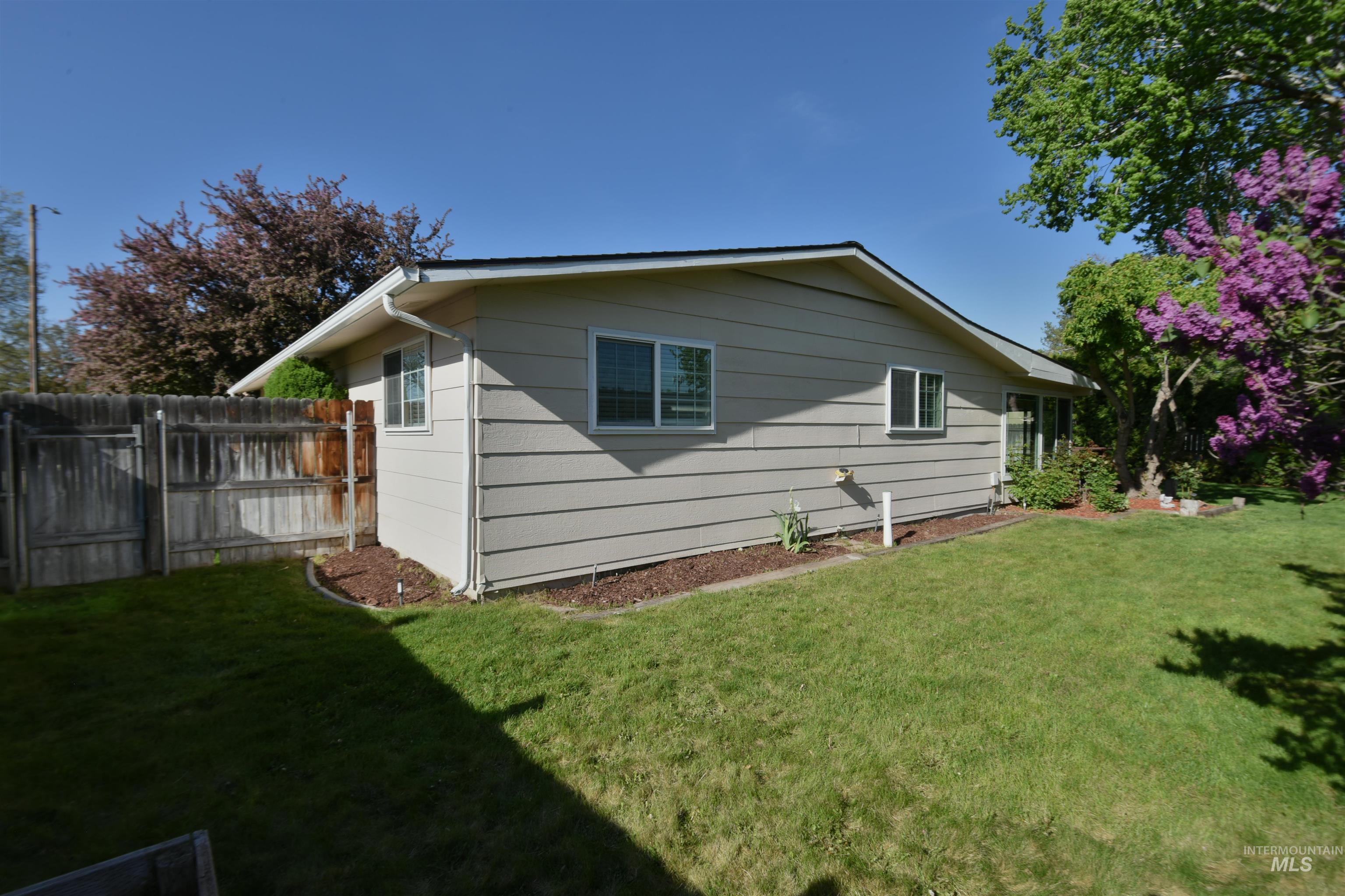 8395 W Golse Dr Property Photo 9