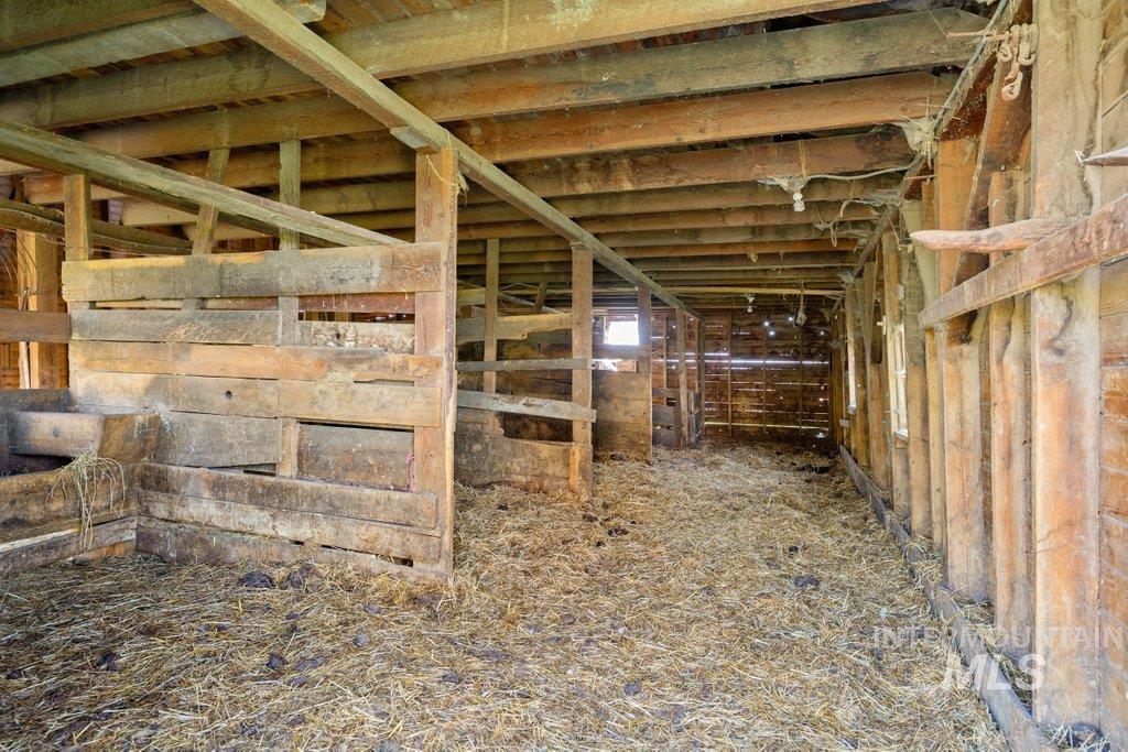 1045 N Beech Rd Property Photo 28