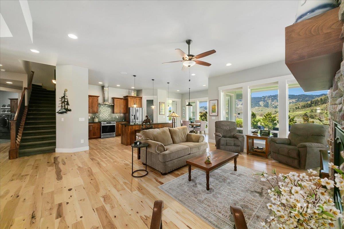 8 Mt Heinen Property Photo 6