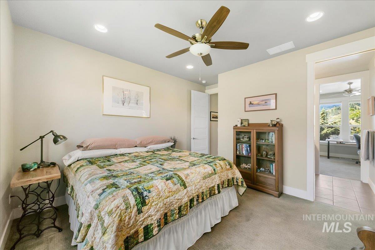 8 Mt Heinen Property Photo 24