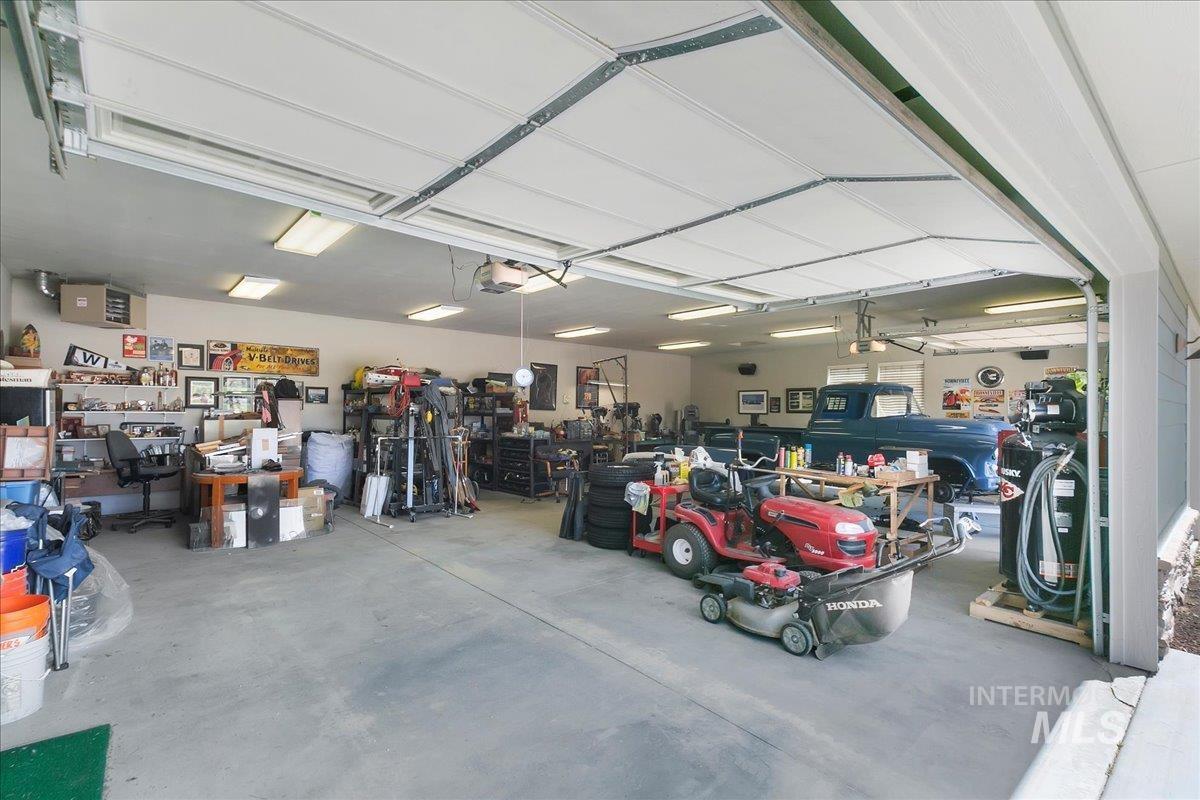 8 Mt Heinen Property Photo 48