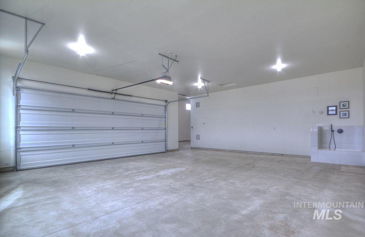 473 Joy Avenue Property Photo 29