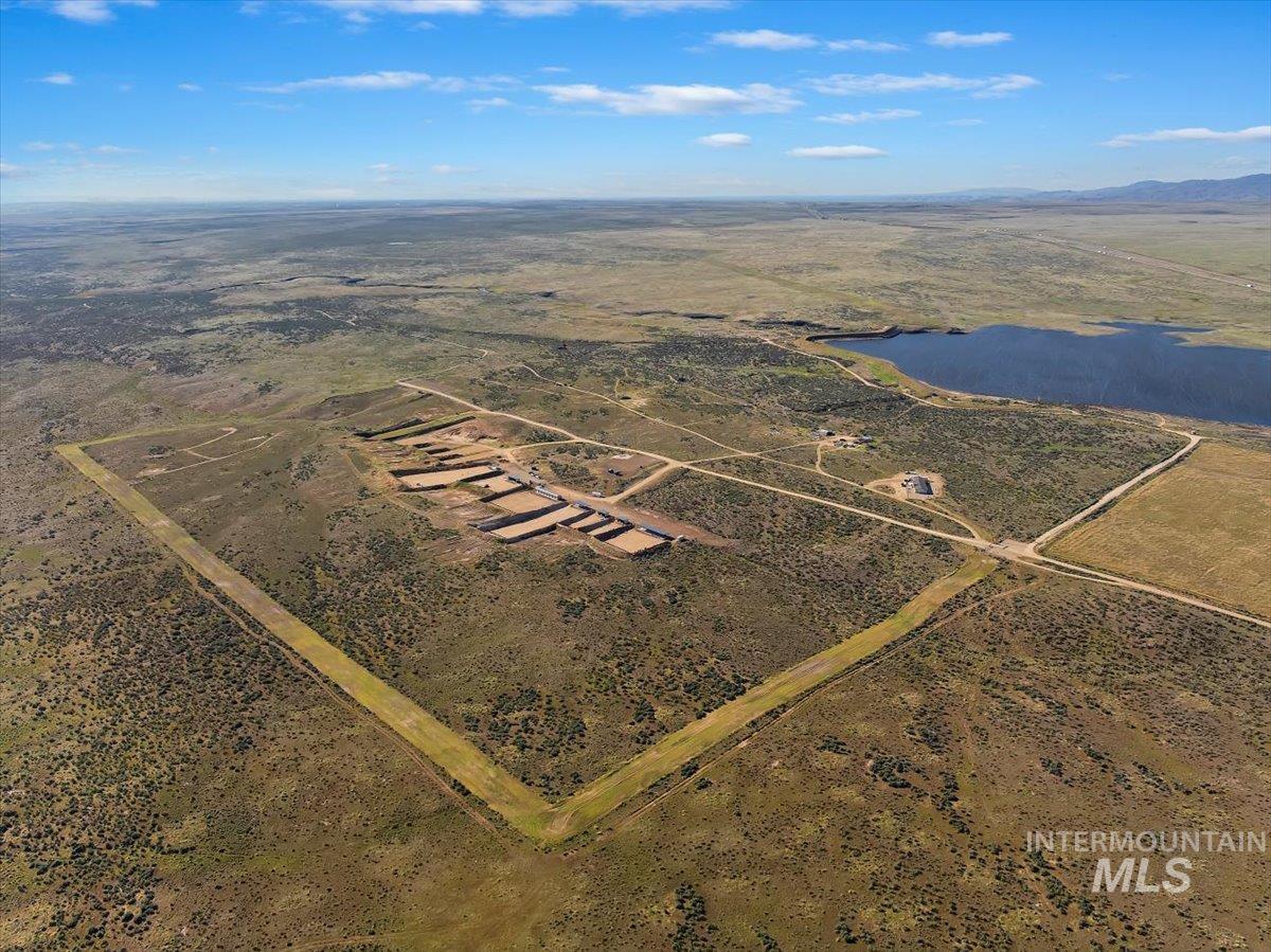 14000 E Double Tapp Ln. Property Photo 2