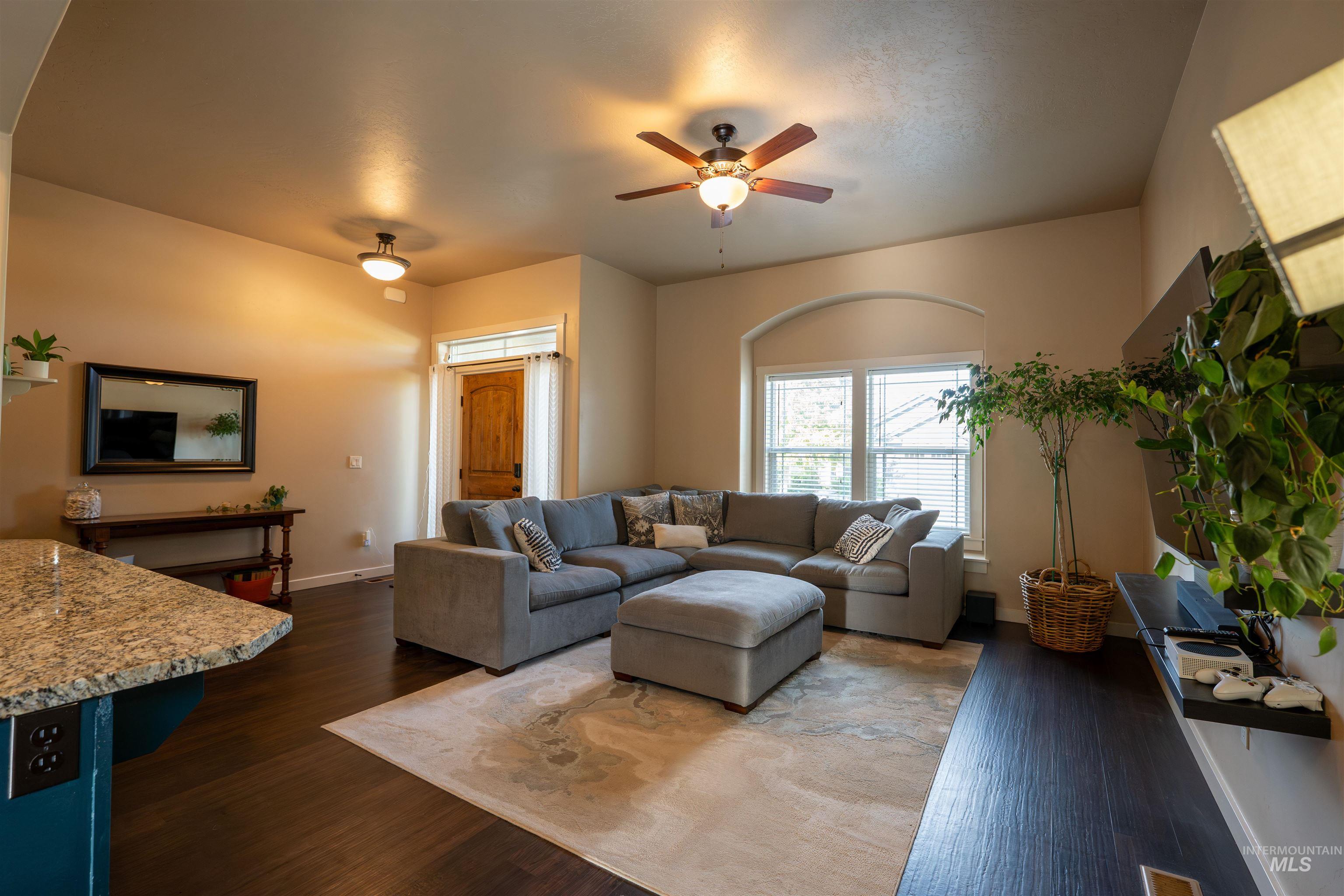 5018 S Lava Springs Loop Property Photo 3