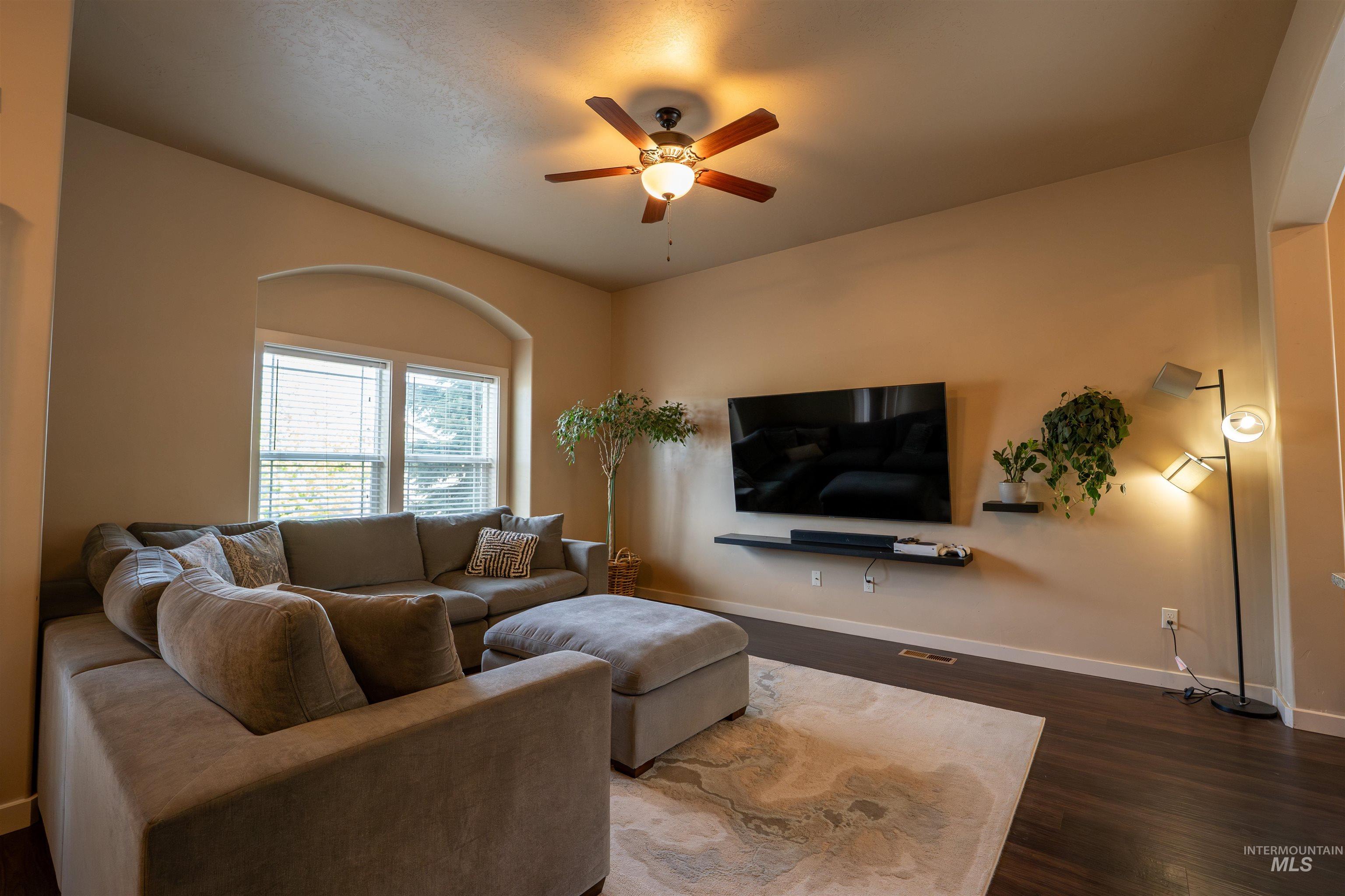 5018 S Lava Springs Loop Property Photo 4