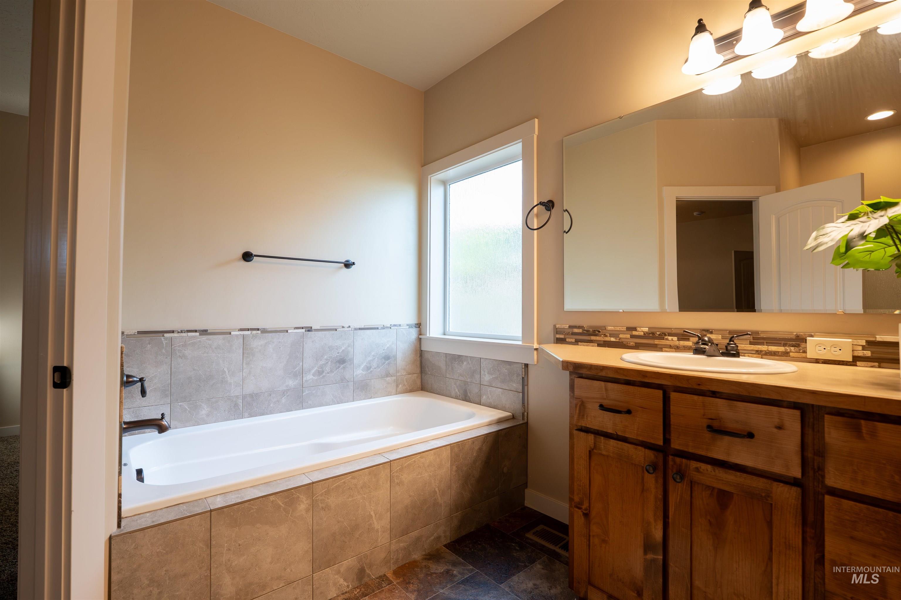 5018 S Lava Springs Loop Property Photo 19