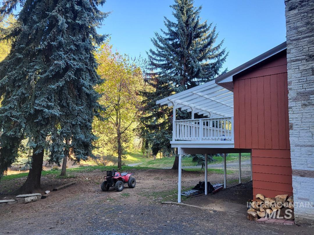 39992 Waha Glen Road Property Photo 8