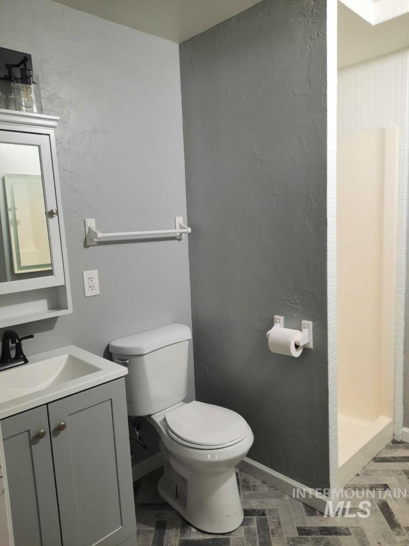 39992 Waha Glen Road Property Photo 16