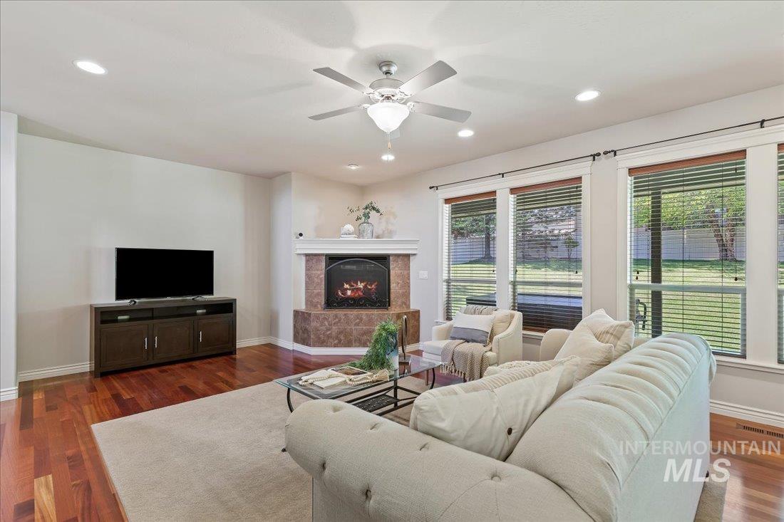 567 E Fallingbranch Dr Property Photo 31