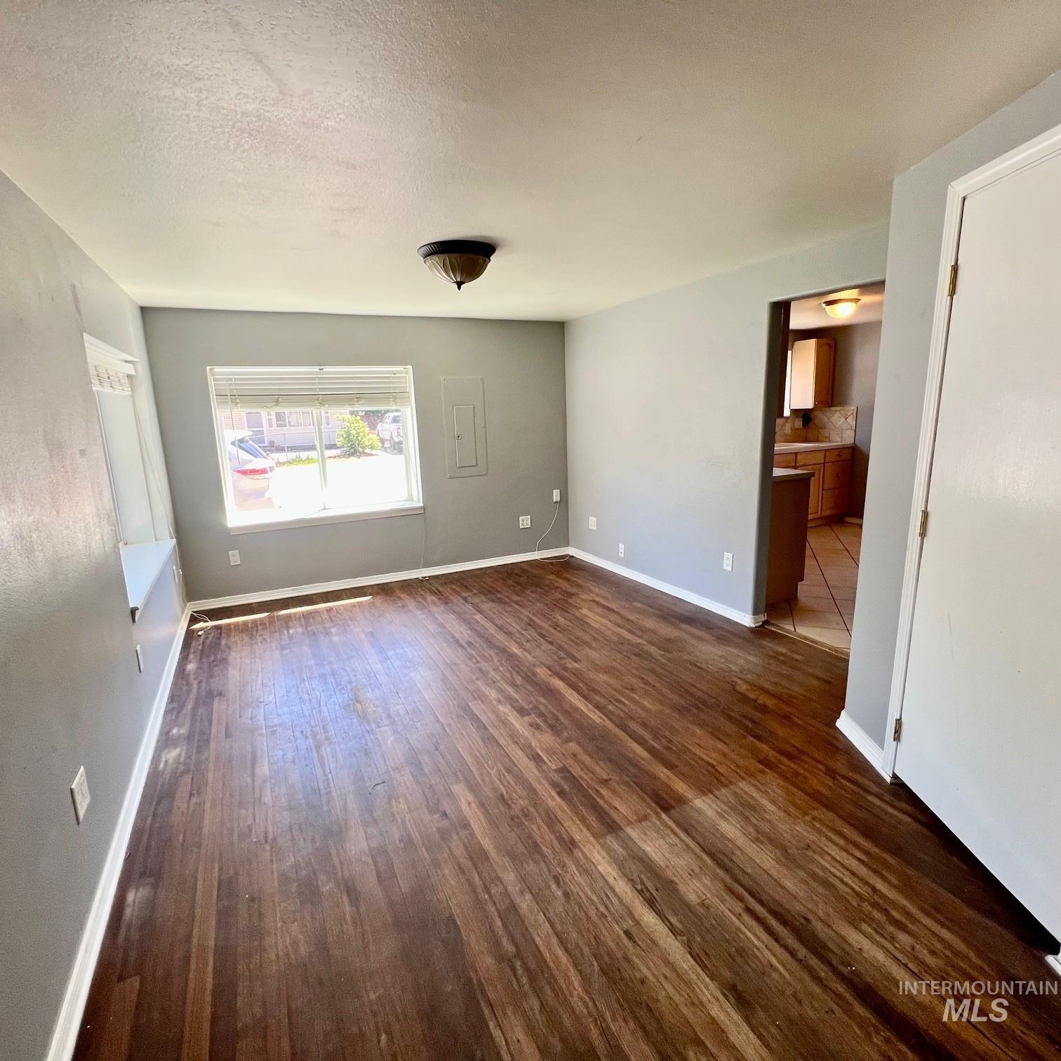 2095 S Shoshone Street Property Photo 3