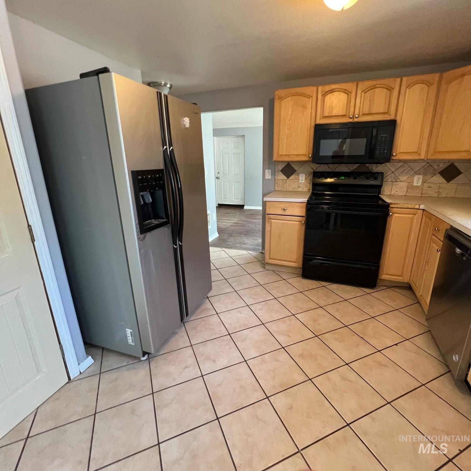2095 S Shoshone Street Property Photo 6