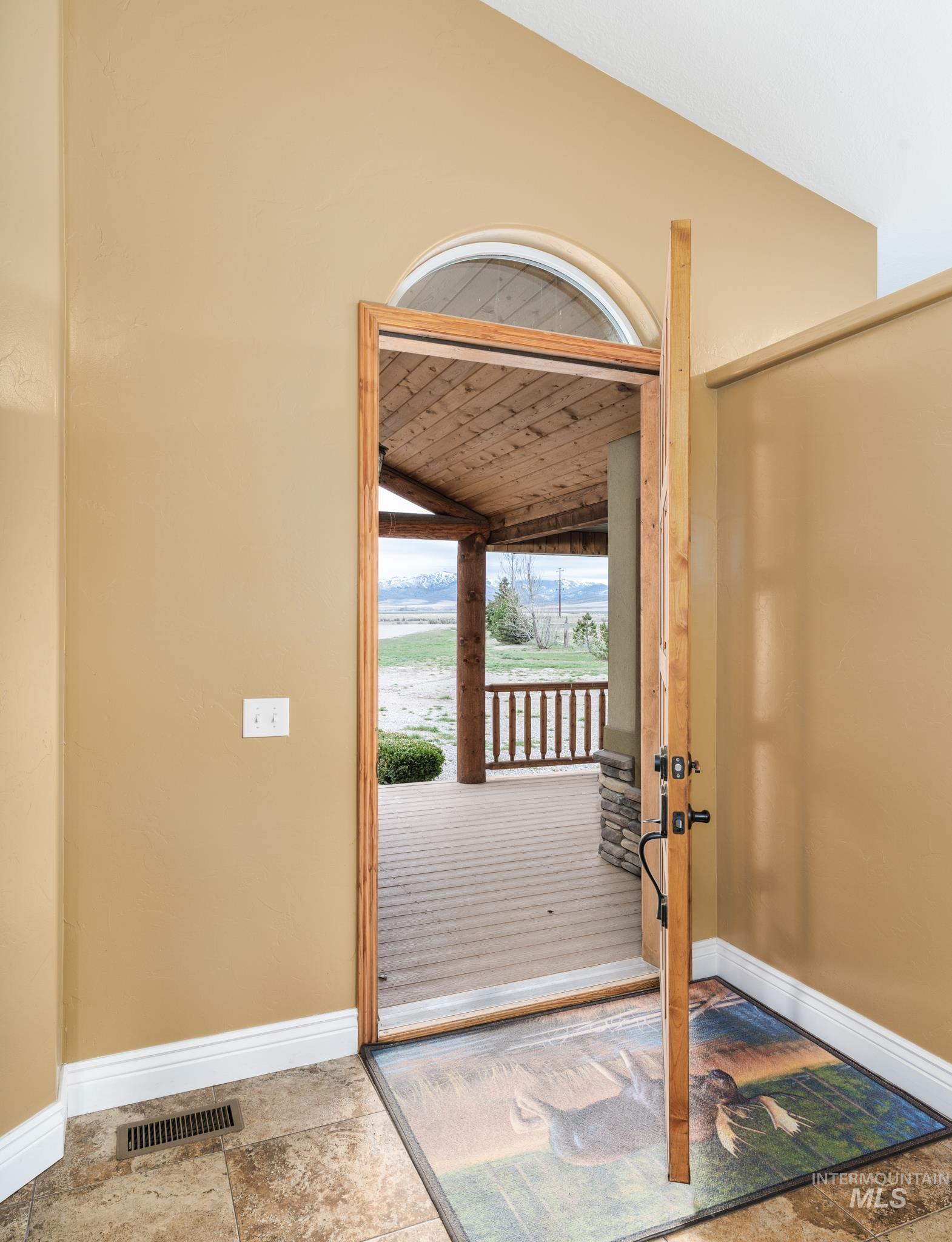 26125 S Old Malad Hwy Property Photo 4