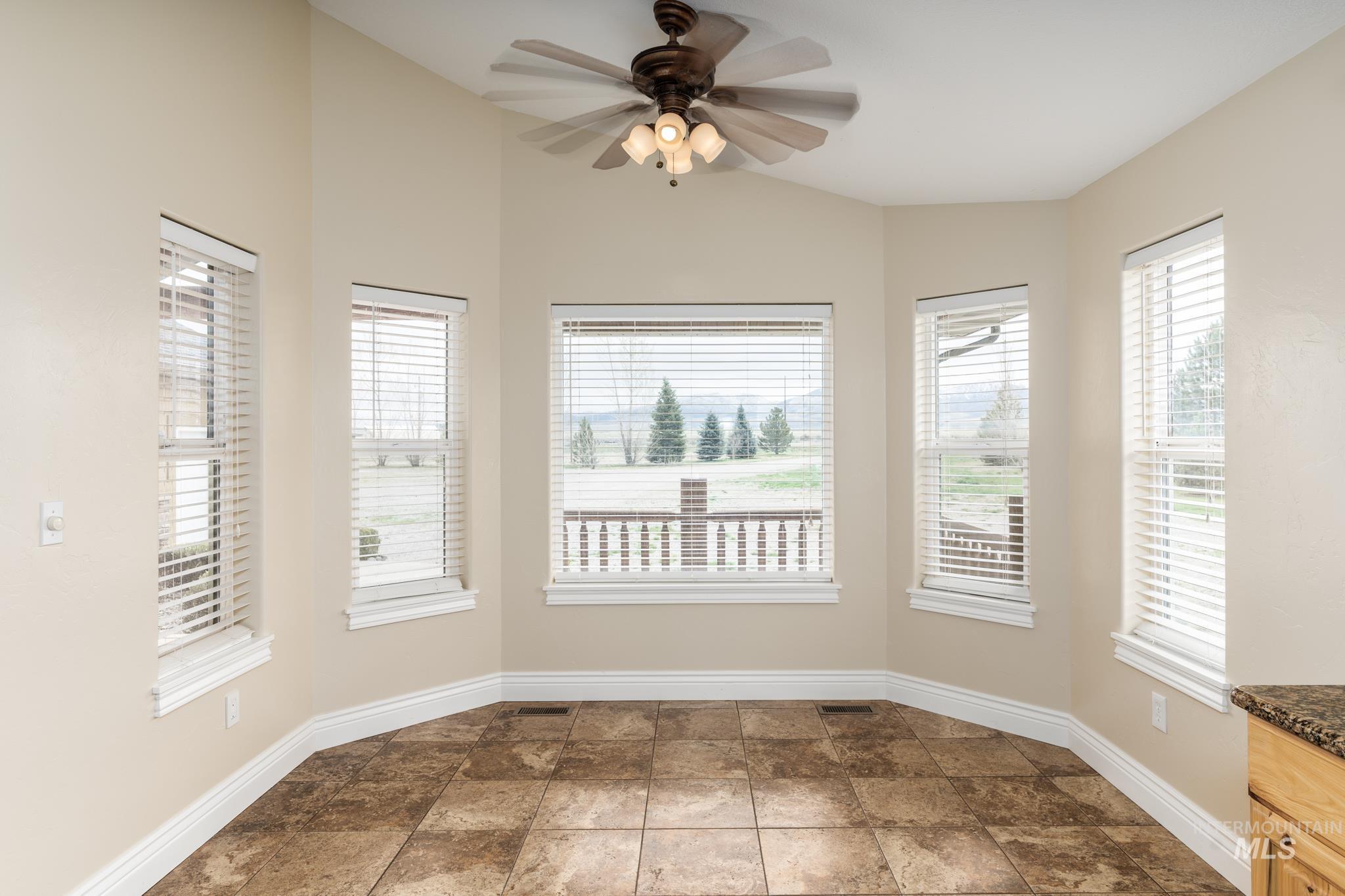 26125 S Old Malad Hwy Property Photo 13