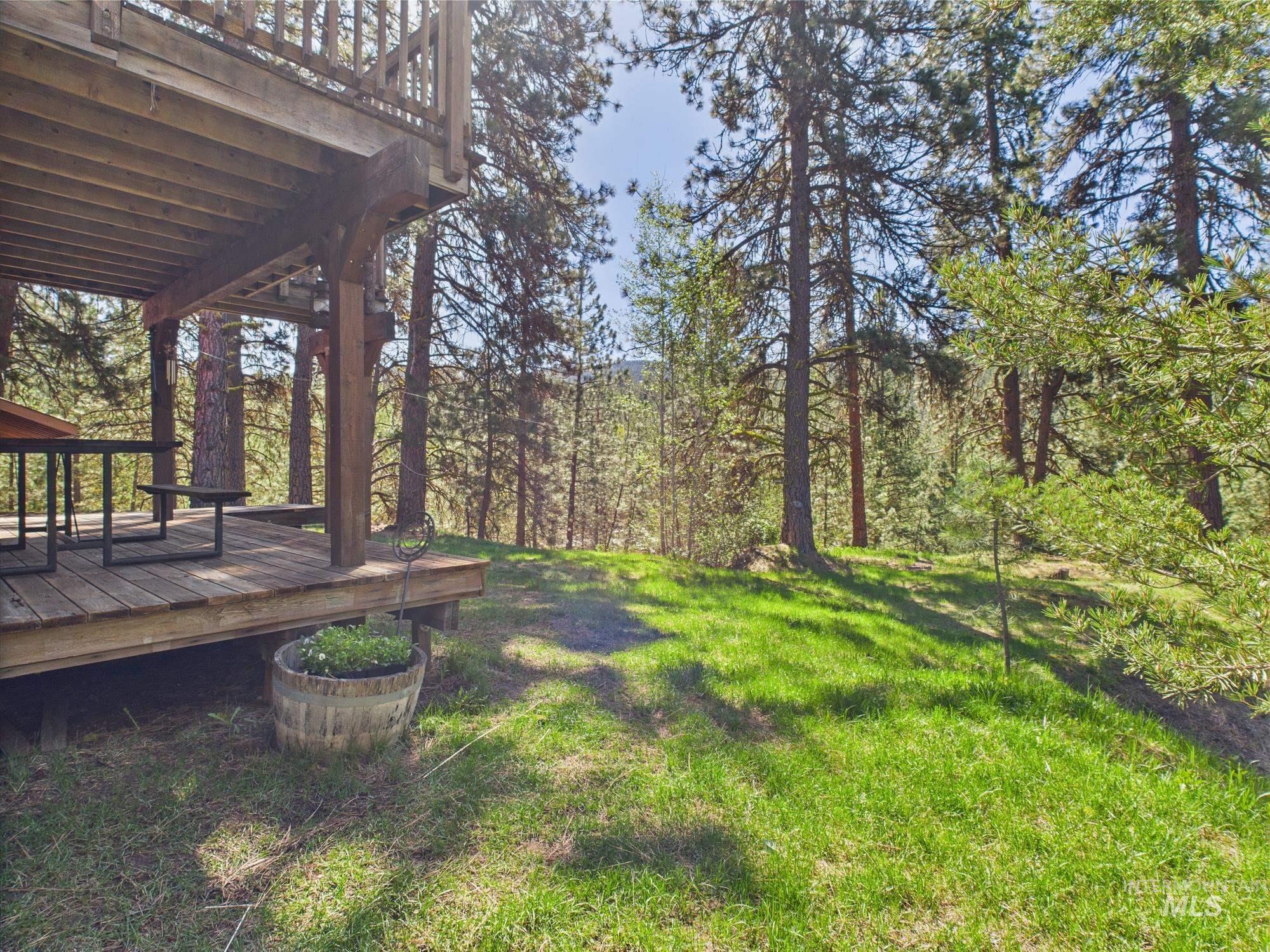9 Pond Overlook Property Photo 8