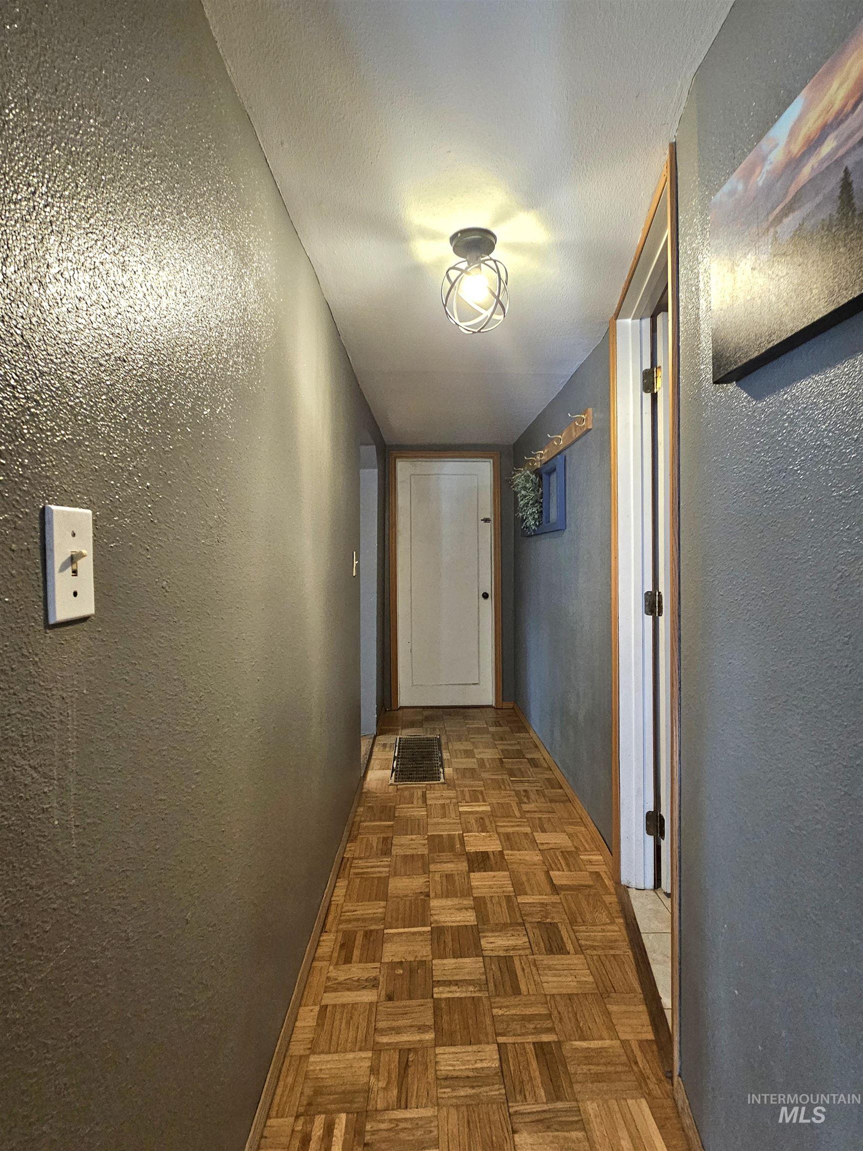 801 Dewey Property Photo 13